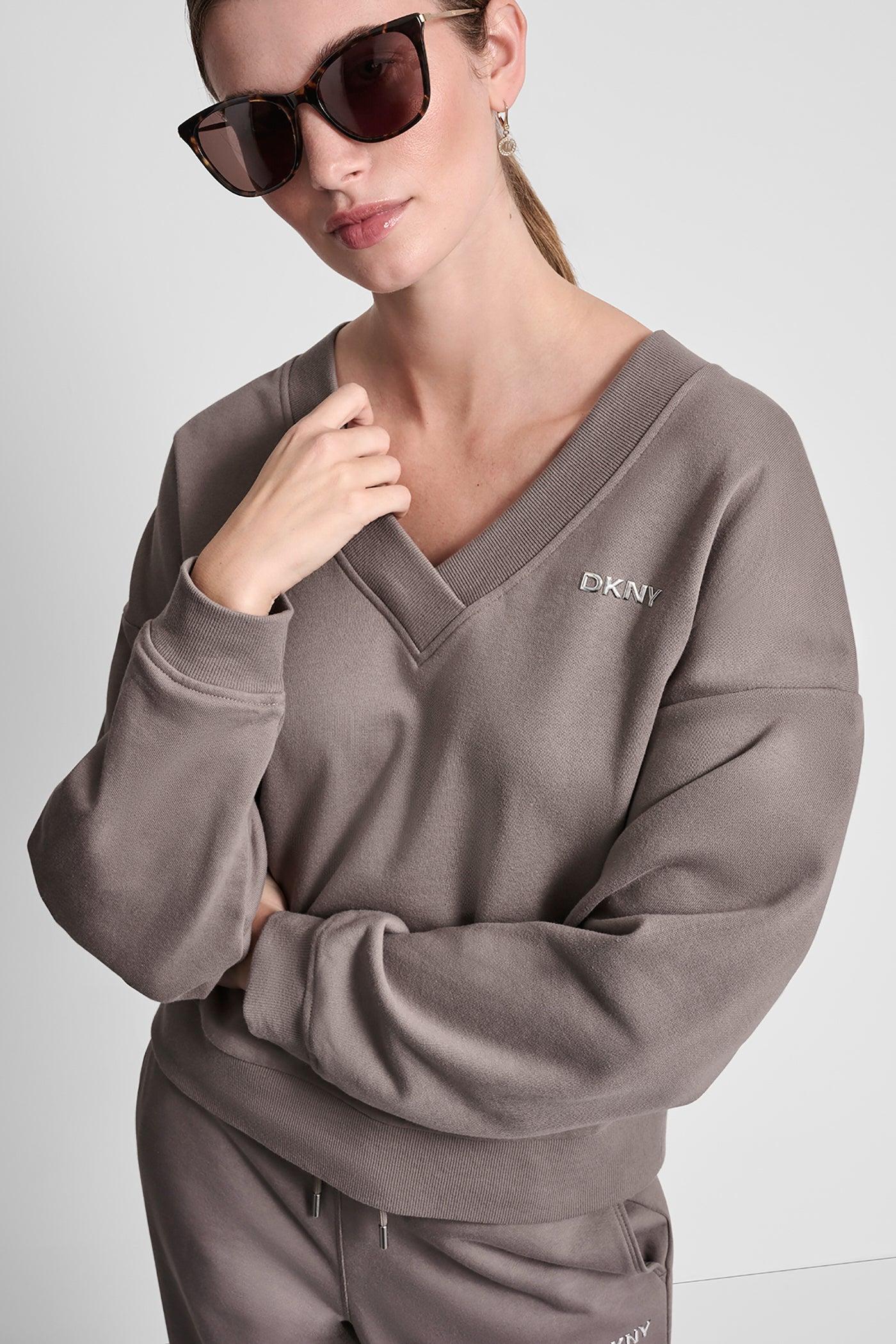 METALLIC BUBBLE LOGO V-NECK PULLOVER Product Image