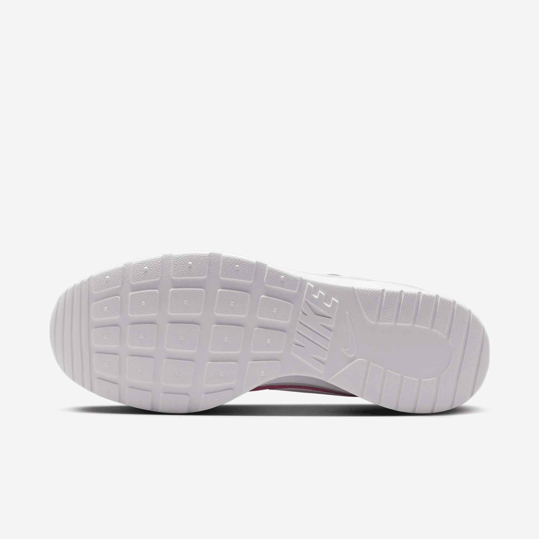 Nike Women's Tanjun EasyOn Shoes Product Image