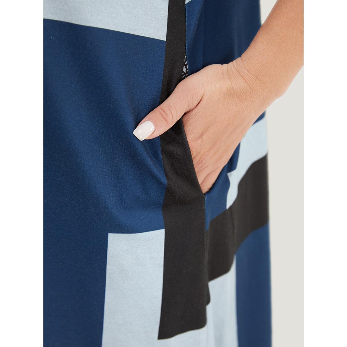 Plus Size Geometric Contrast Pocket Midi Dress Multicolor Women Casual Contrast V-neck Short sleeve Curvy Midi Dress BloomChic 28/5X Product Image