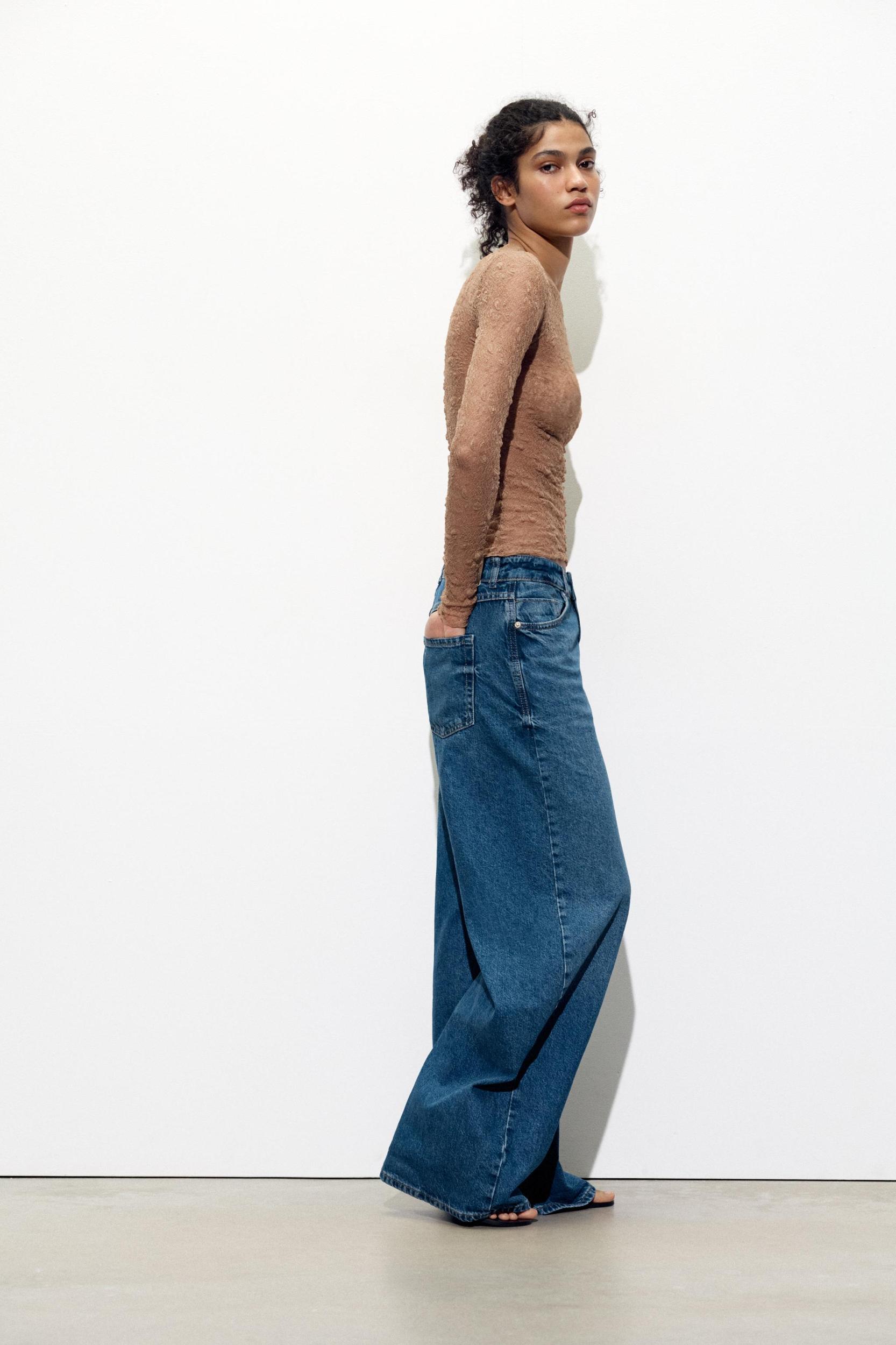 LACE LONG SLEEVE TOP Product Image