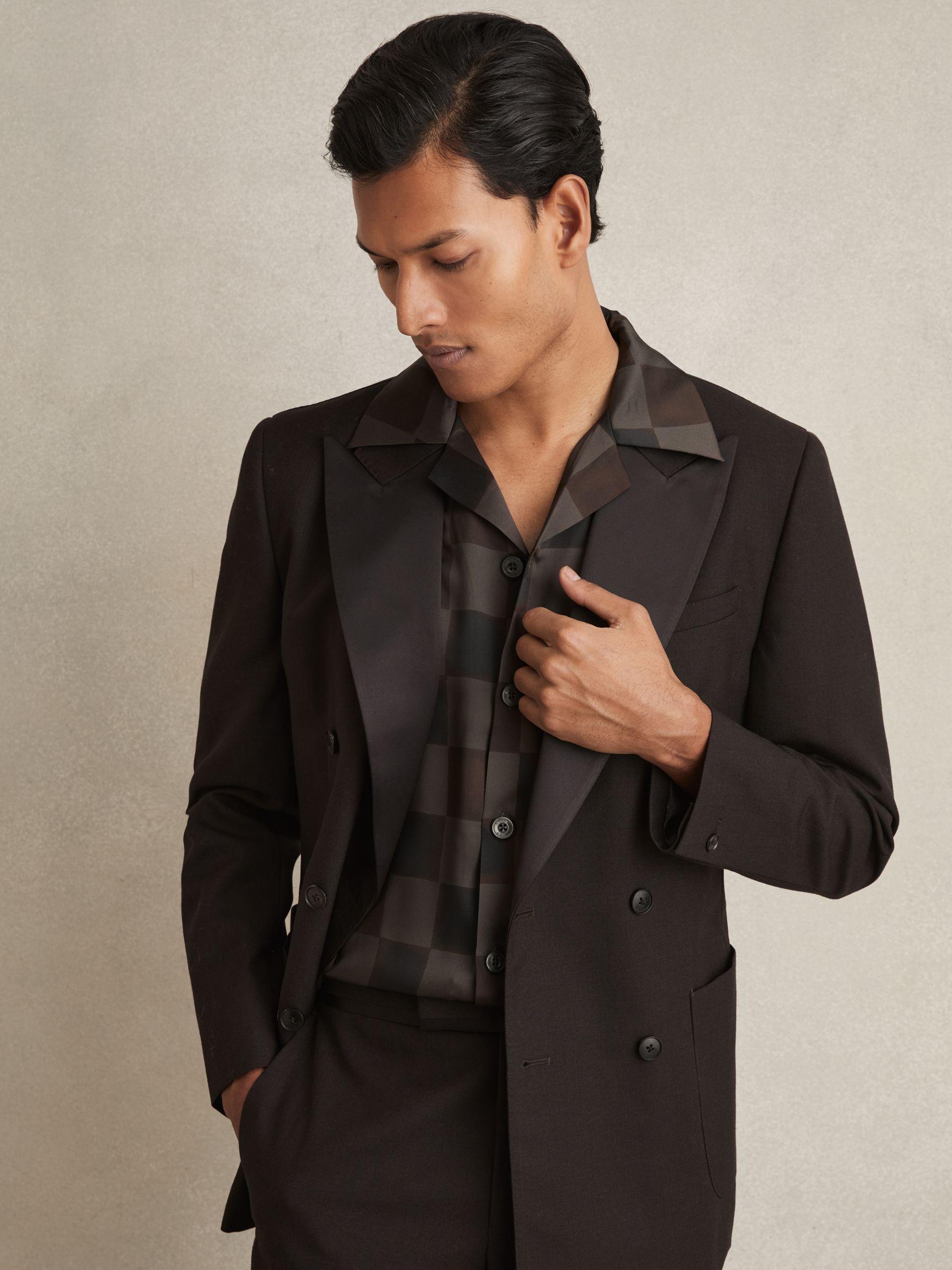 Chequered-Print Cuban-Collar Shirt in Brown Product Image