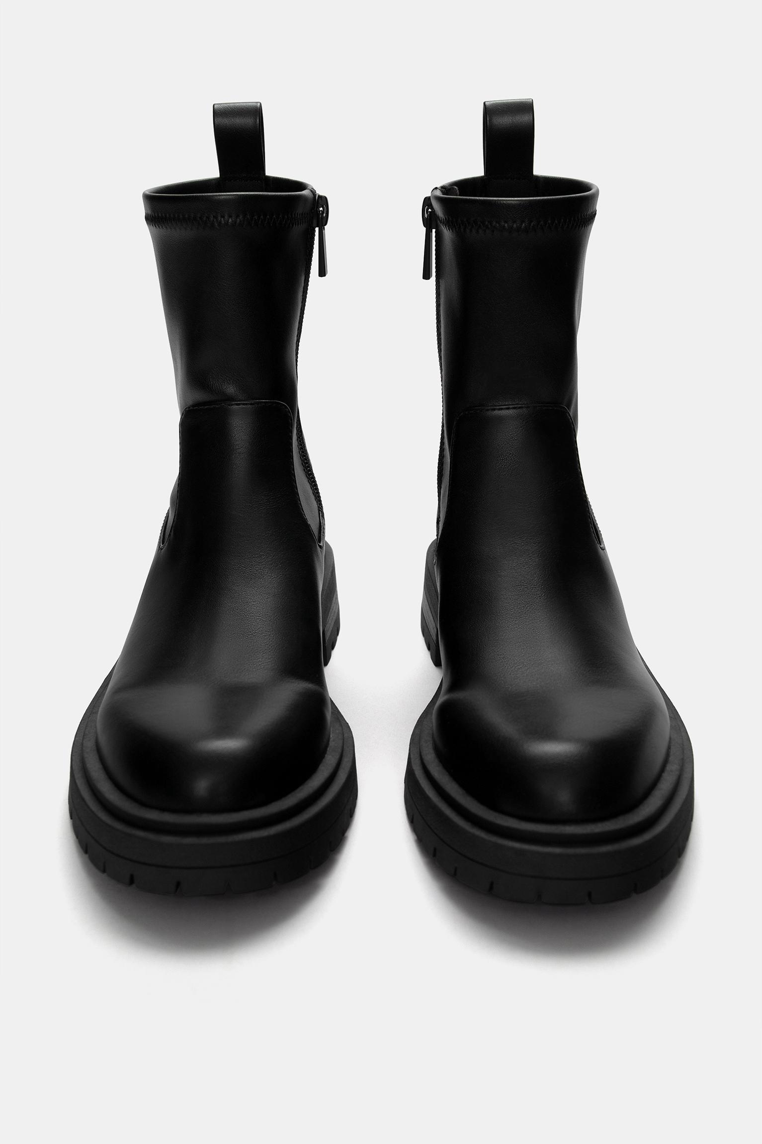 Flat stretch ankle boots Product Image