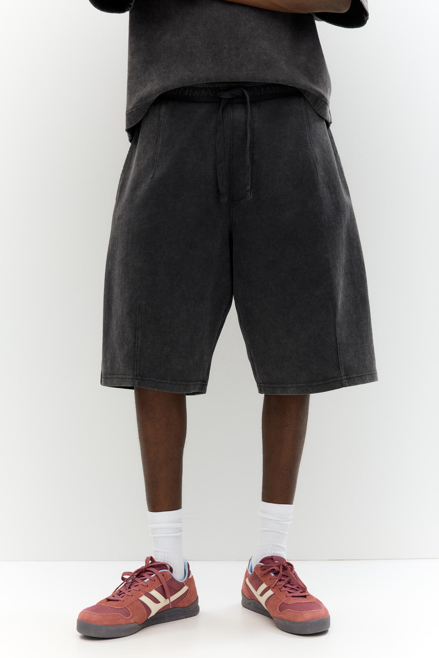 Super baggy Bermuda short sweatpants Product Image