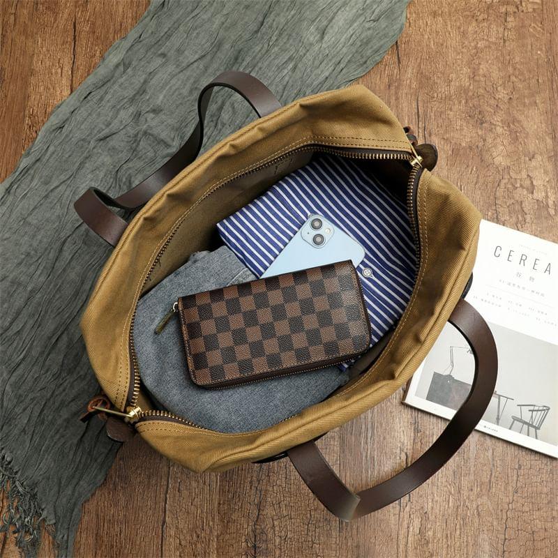 Plain Travel Bag Product Image