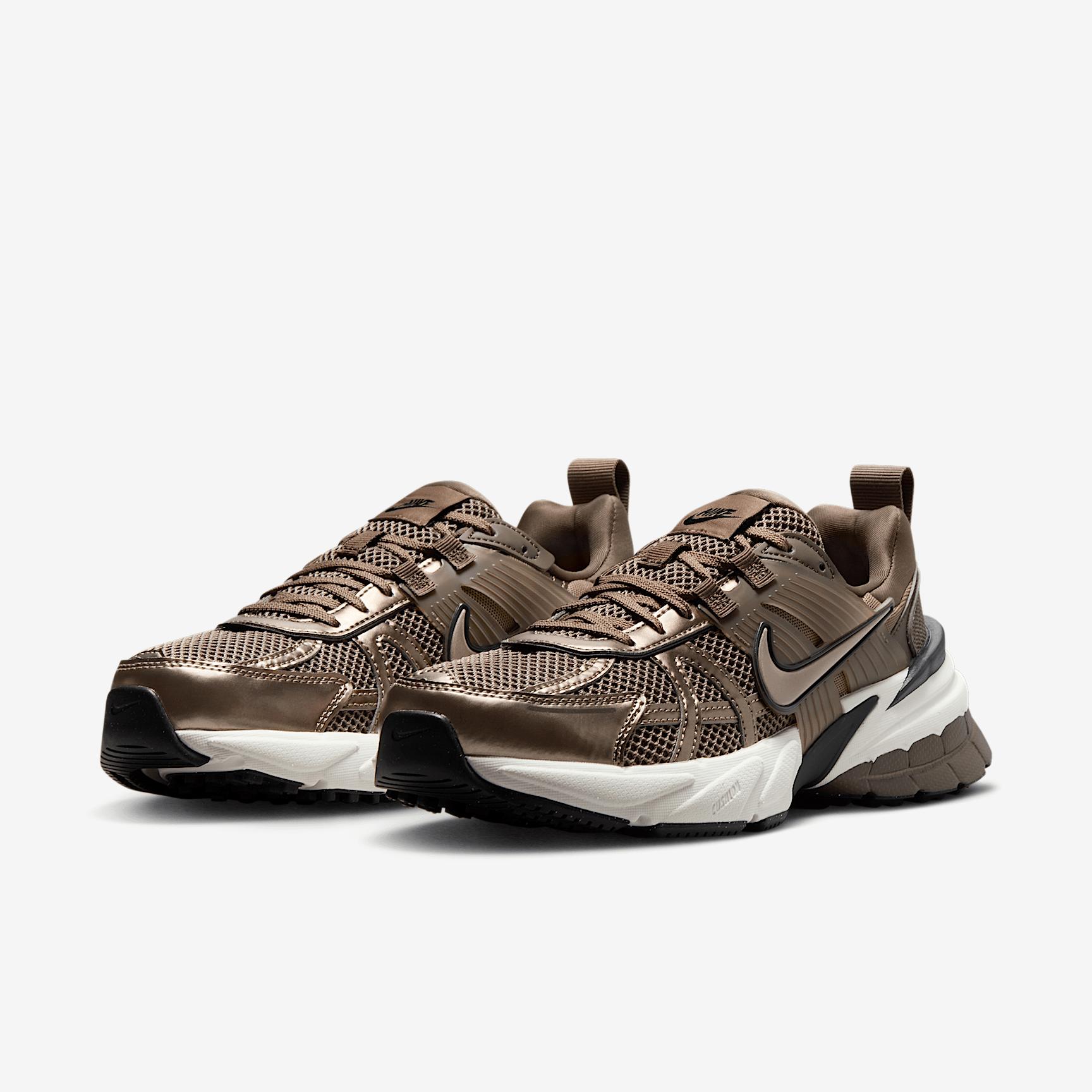 Nike Womens V2K Run Shoes | HF5342-100 Product Image