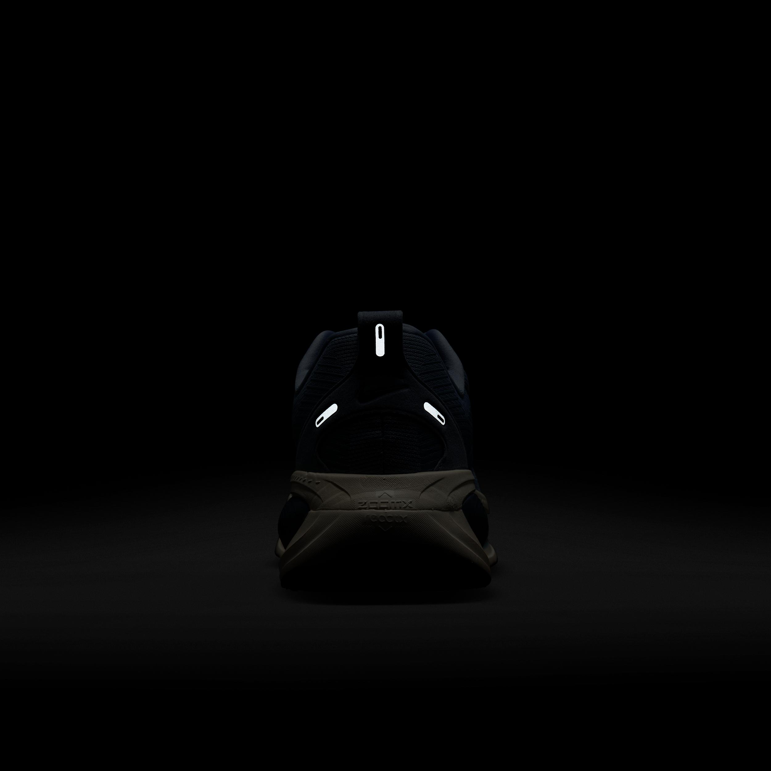 Nike Mens Vomero 18 Road Running Shoes | HM6803-402 Product Image