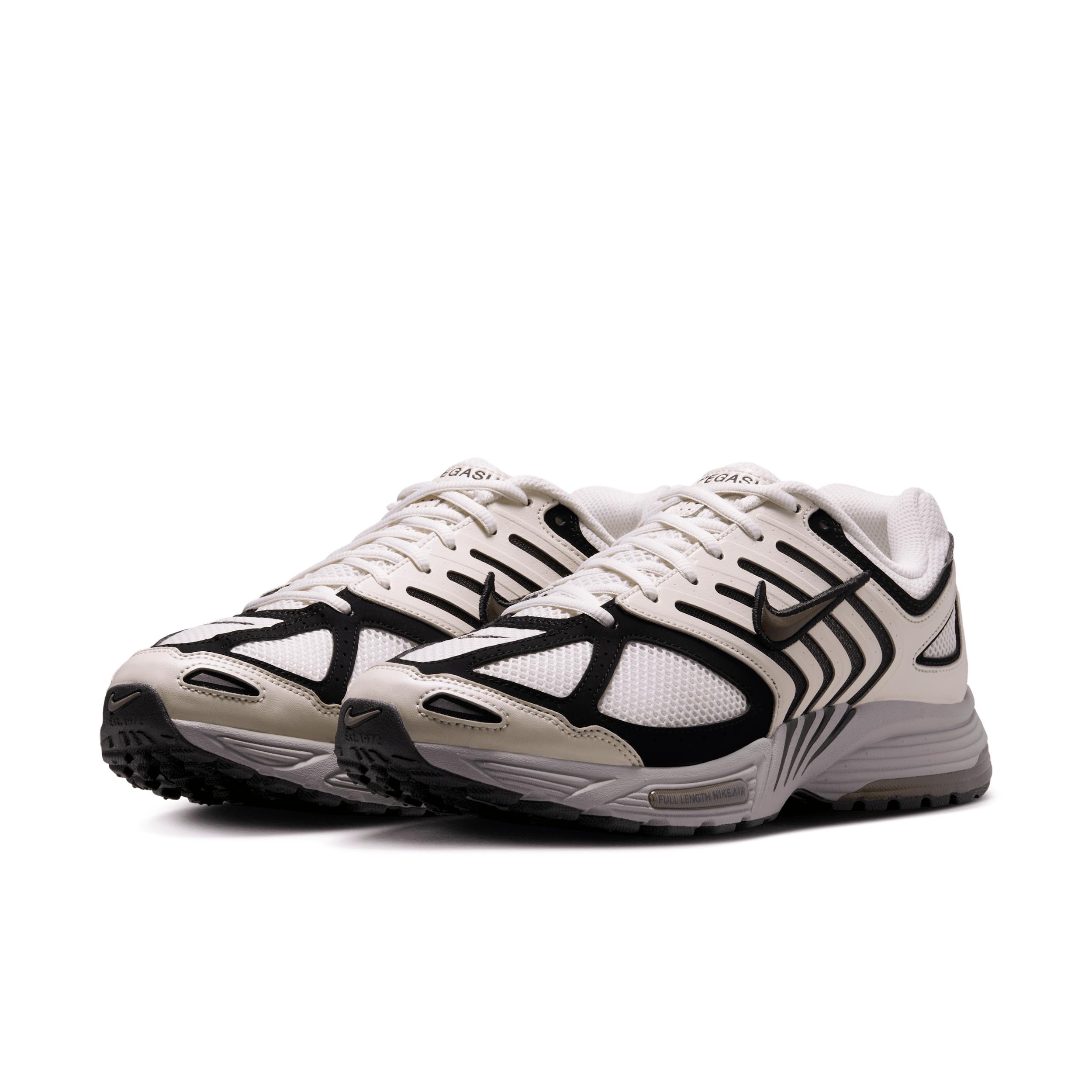 Nike Men's Air Pegasus 2005 Shoes Product Image