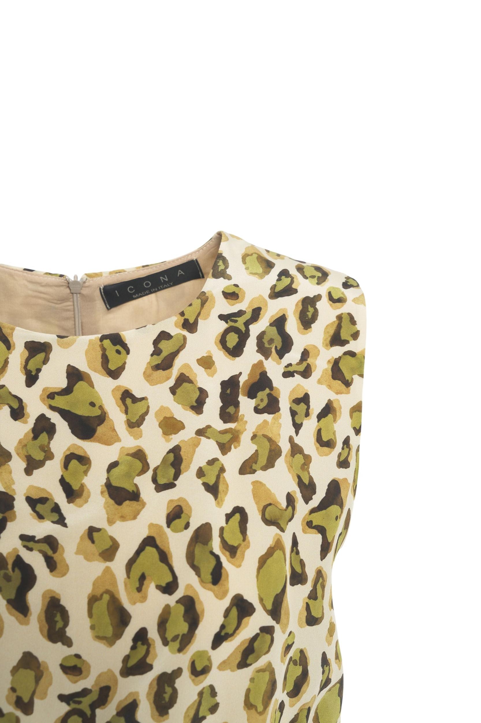 Maxi dress with animal print Product Image