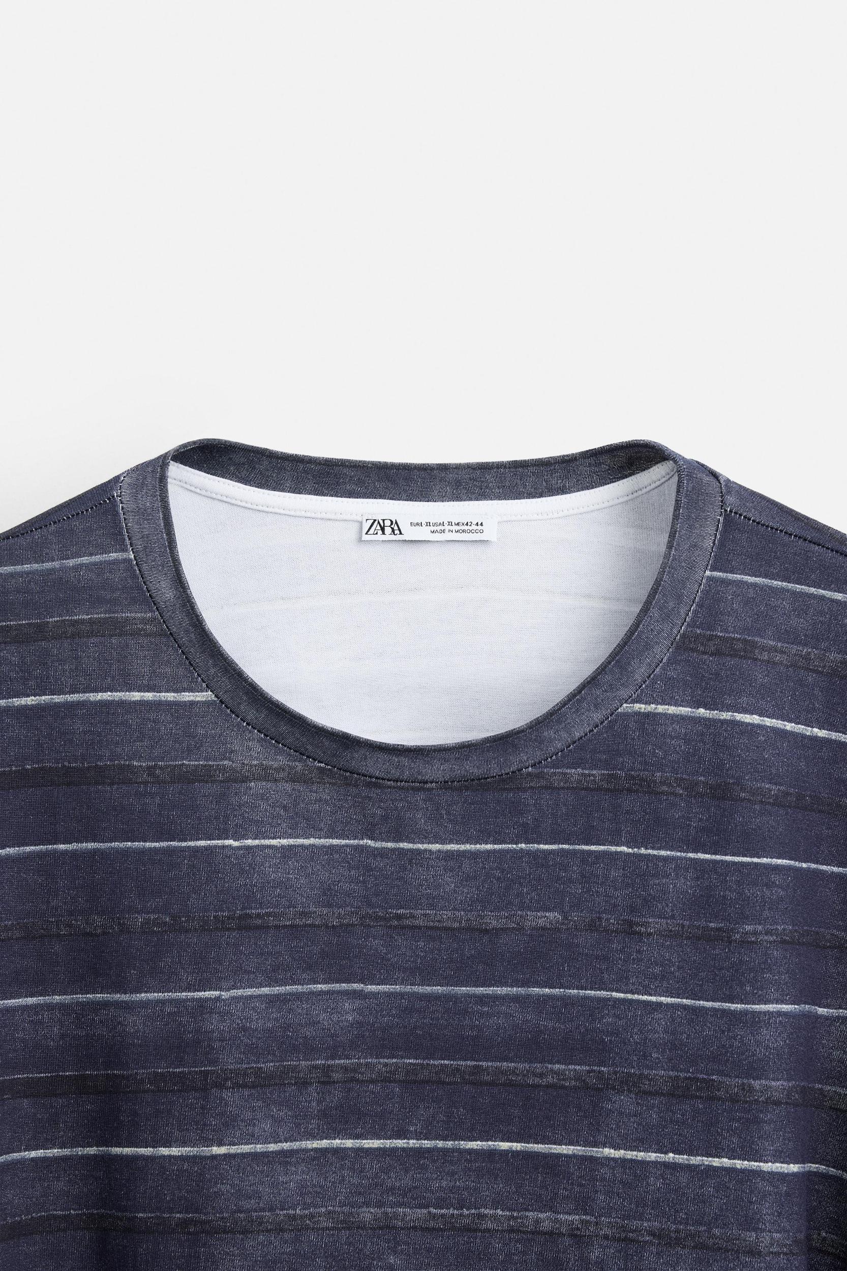 STRIPE PRINT T-SHIRT Product Image