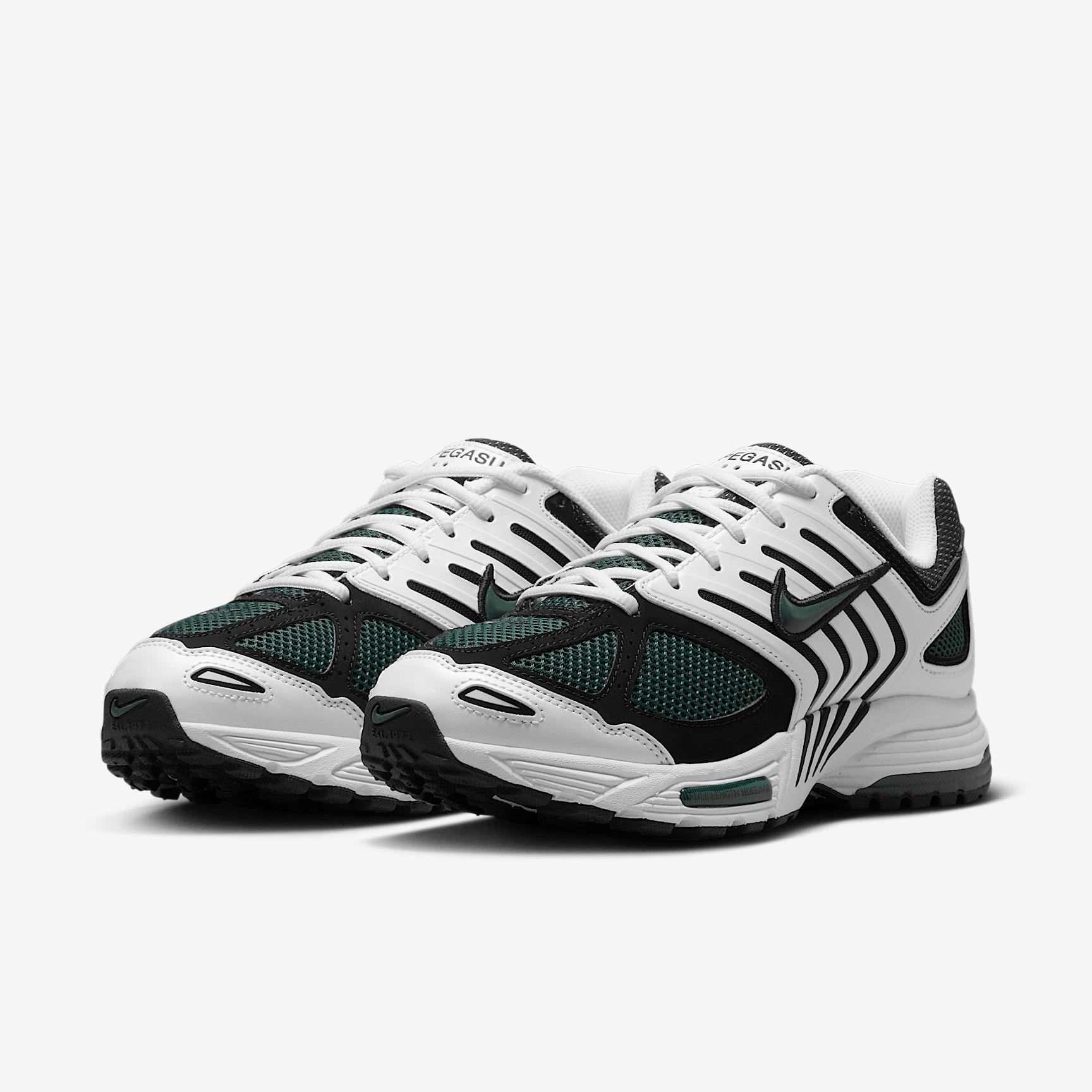 Nike Womens Air Pegasus 2005 Shoes | HQ5718-102 Product Image