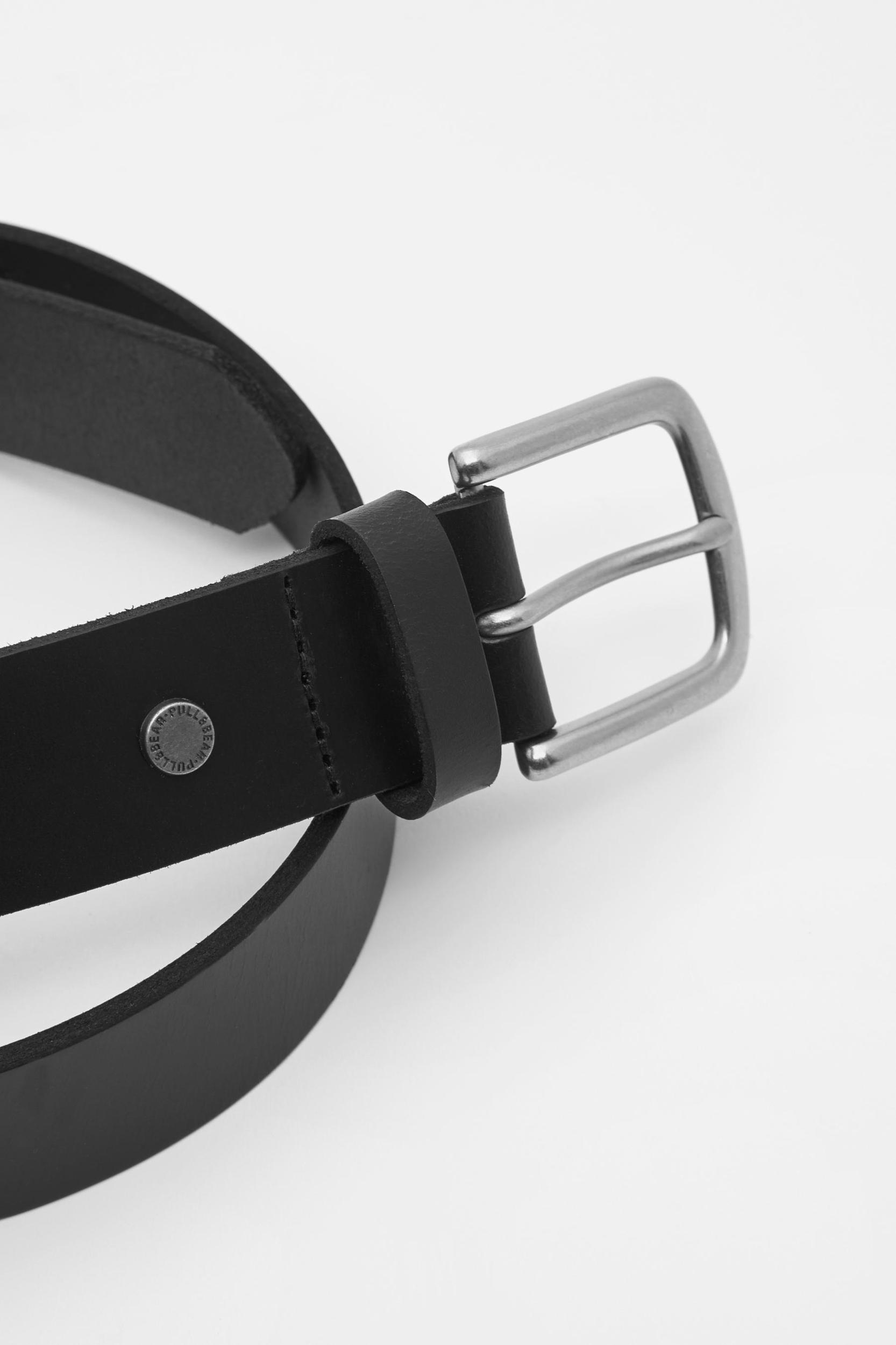 Black leather belt Product Image