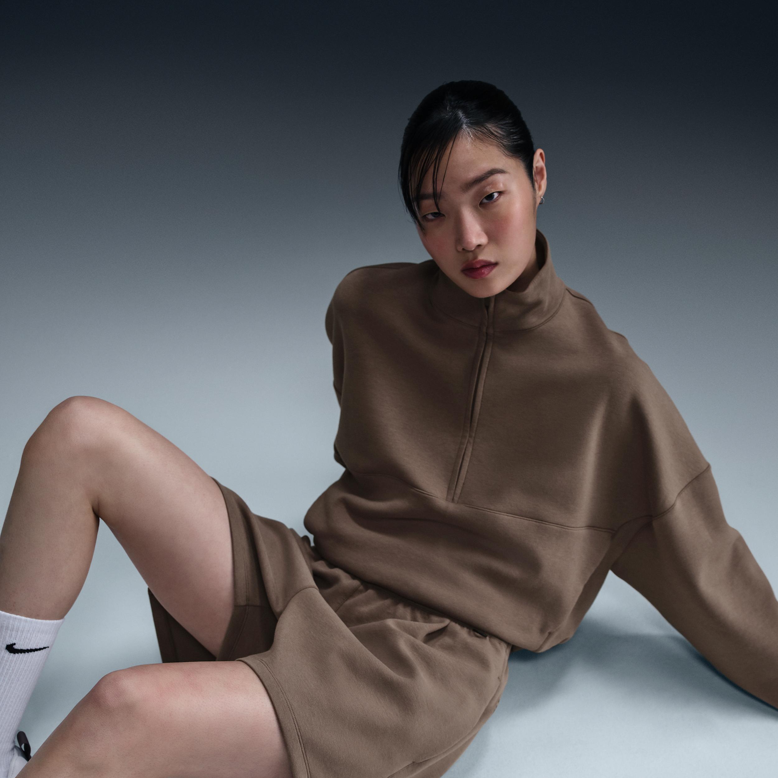 Nike Womens 24.7 ImpossiblySoft Dri-FIT Mid-Rise Loose 4 Shorts | HQ8179-233 Product Image