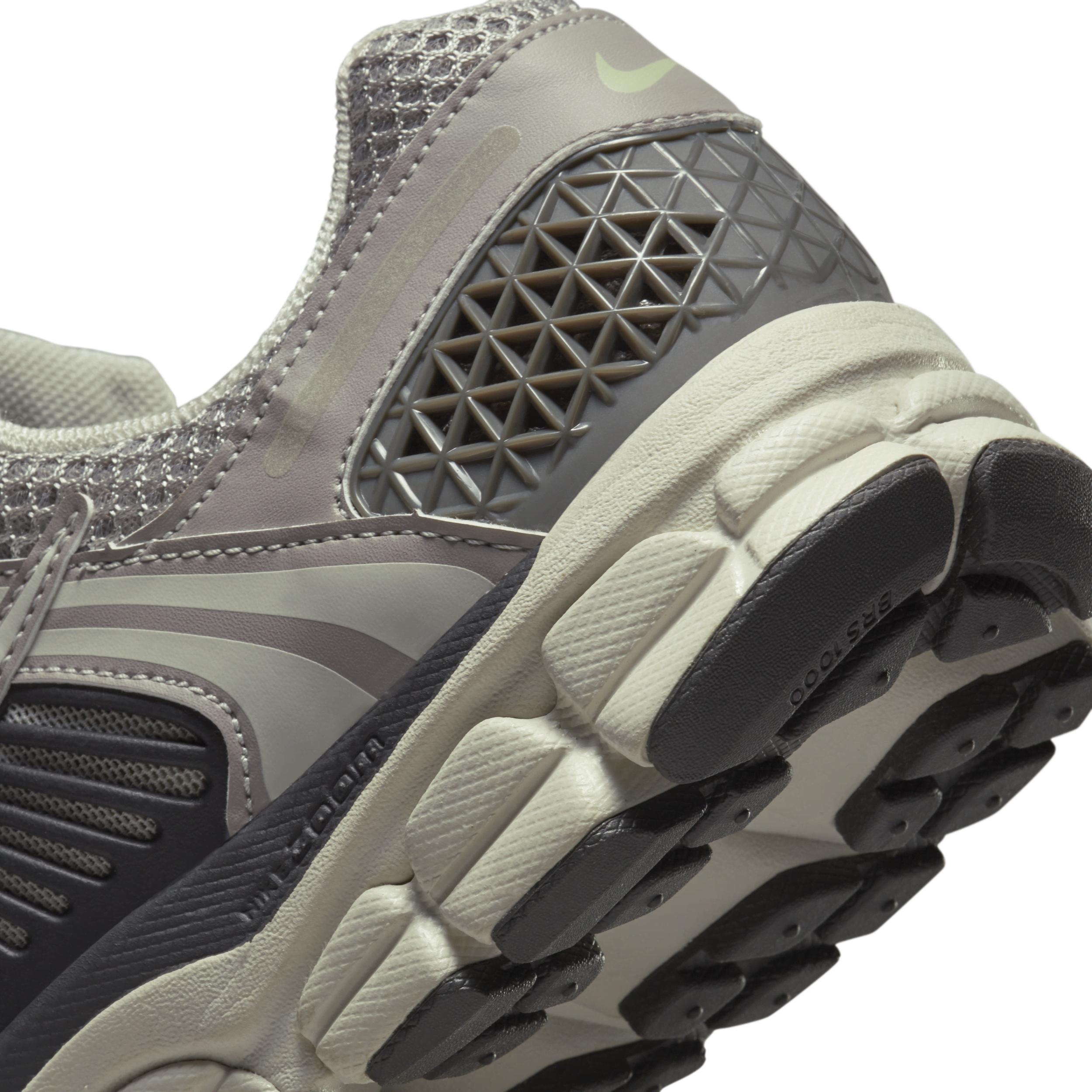 Nike Zoom Vomero 5 Women's Shoes Product Image