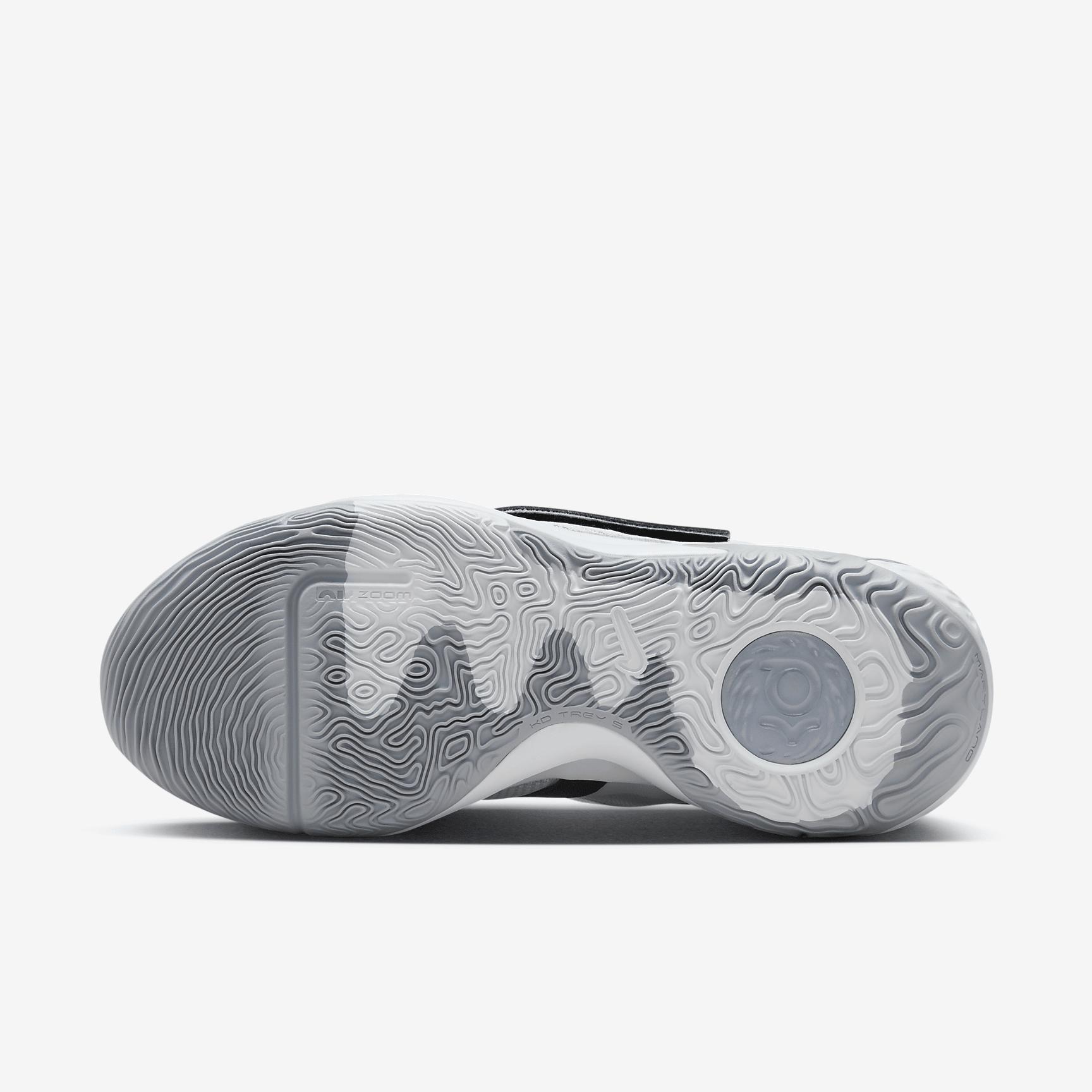 KD Trey 5 X Basketball Shoes Product Image