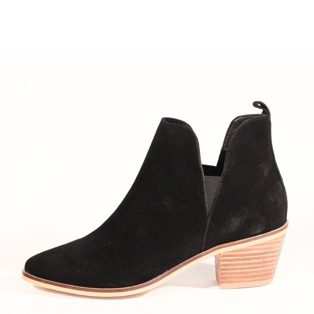 William Heeled Chelsea Boots Product Image