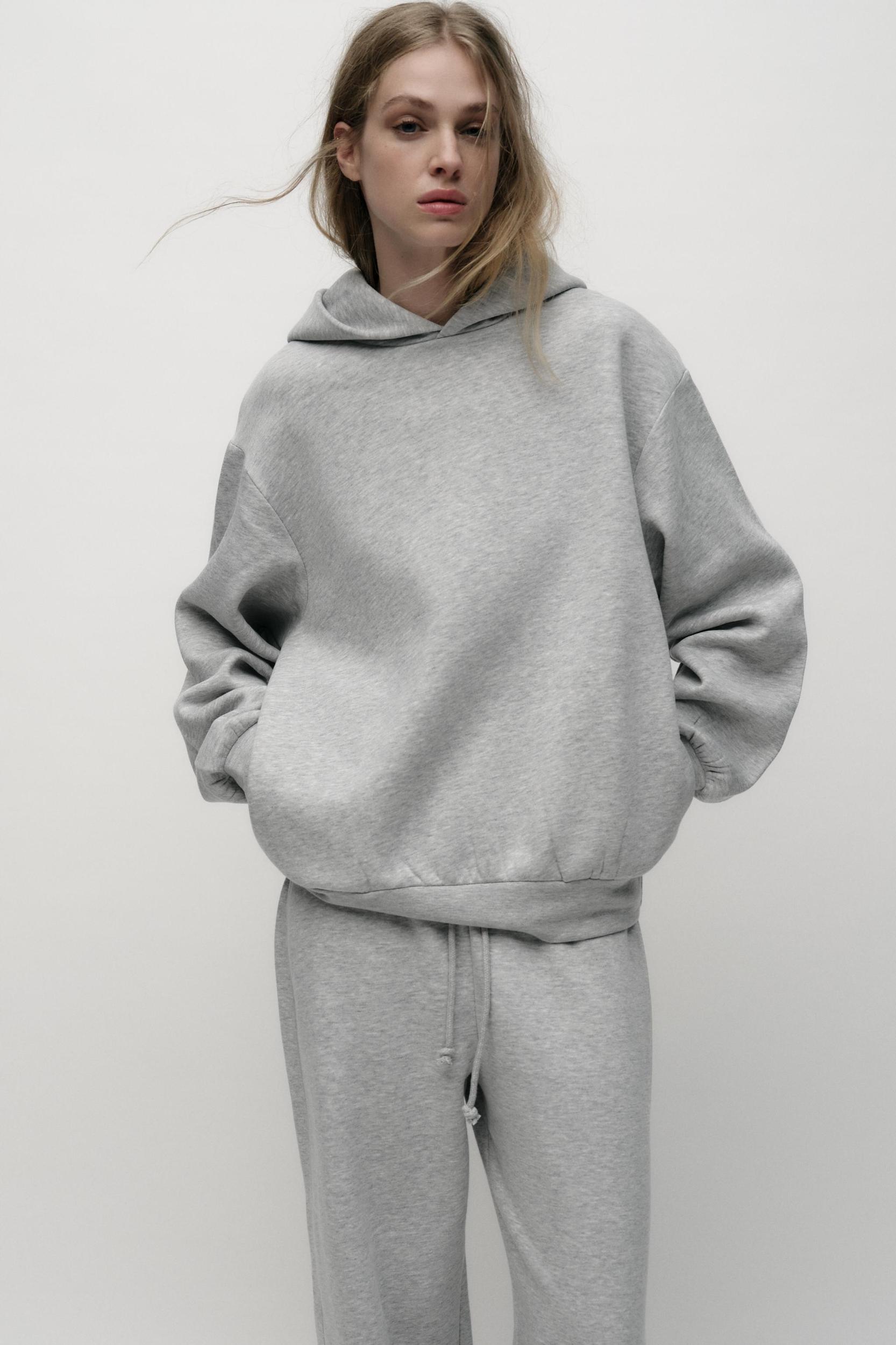 POCKETED HOODIE SWEATSHIRT Product Image