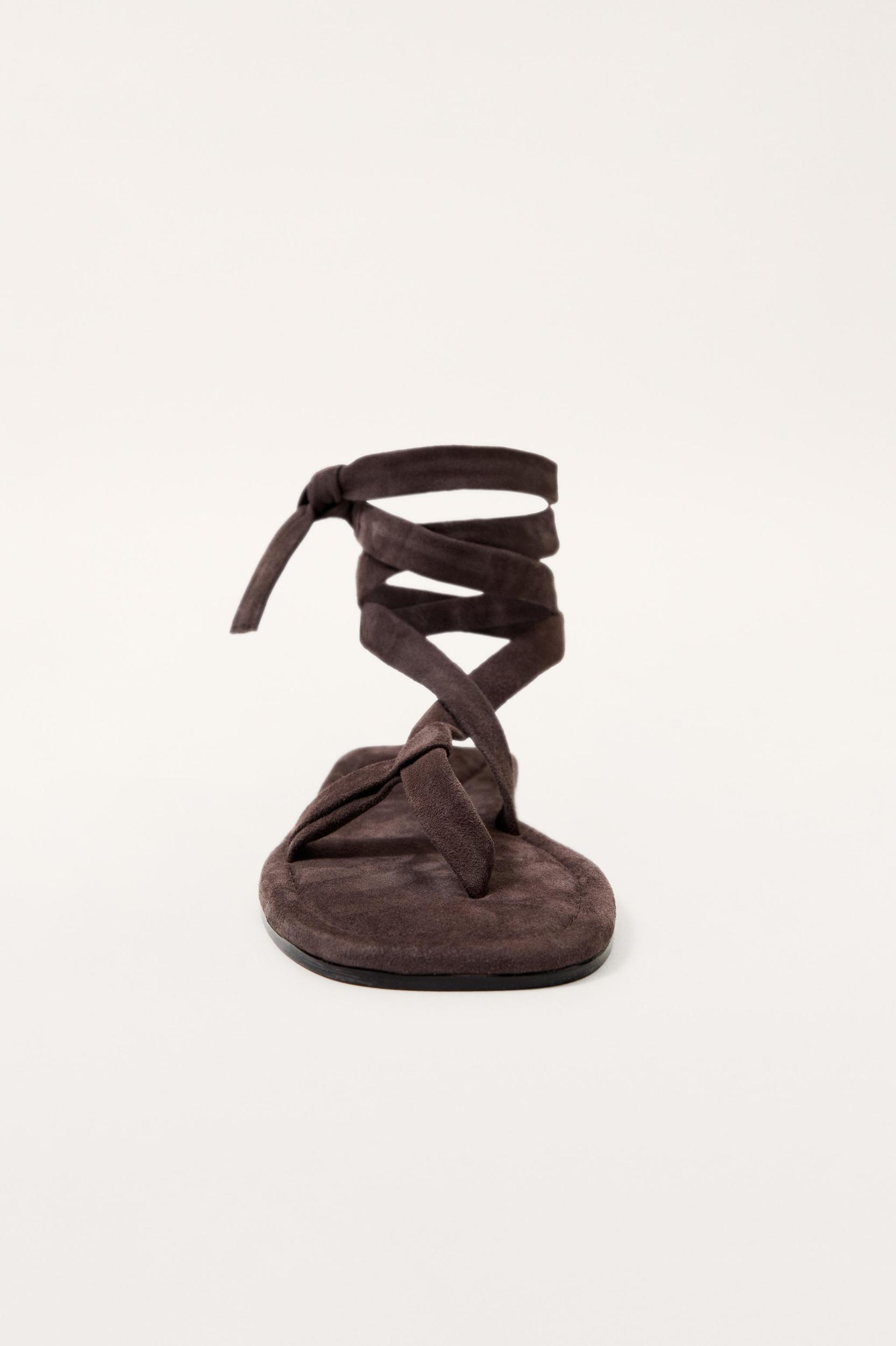 STRIPED LINEN SHORTS LIMITED EDITION Product Image