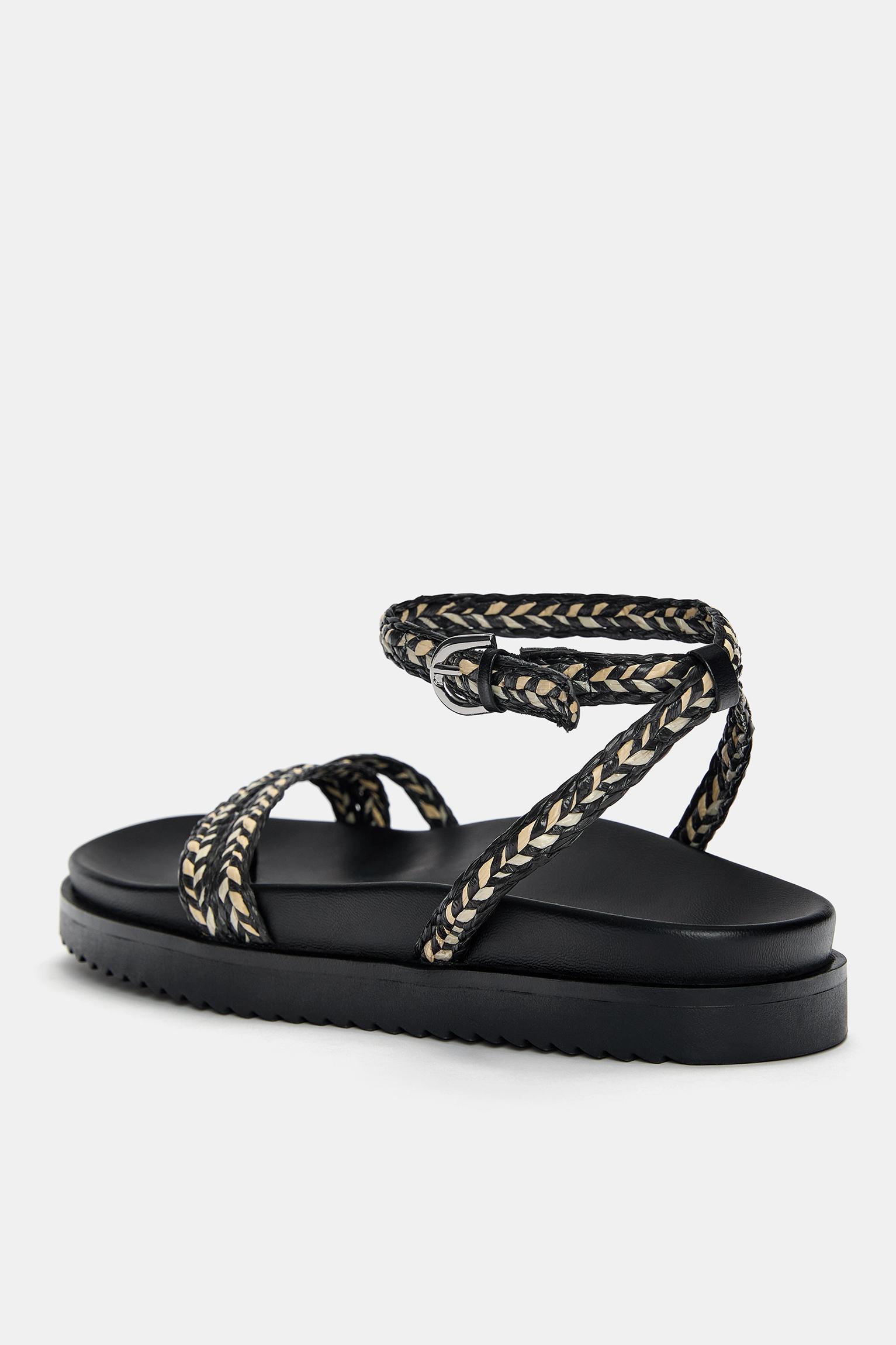 Braided flat sandals Product Image