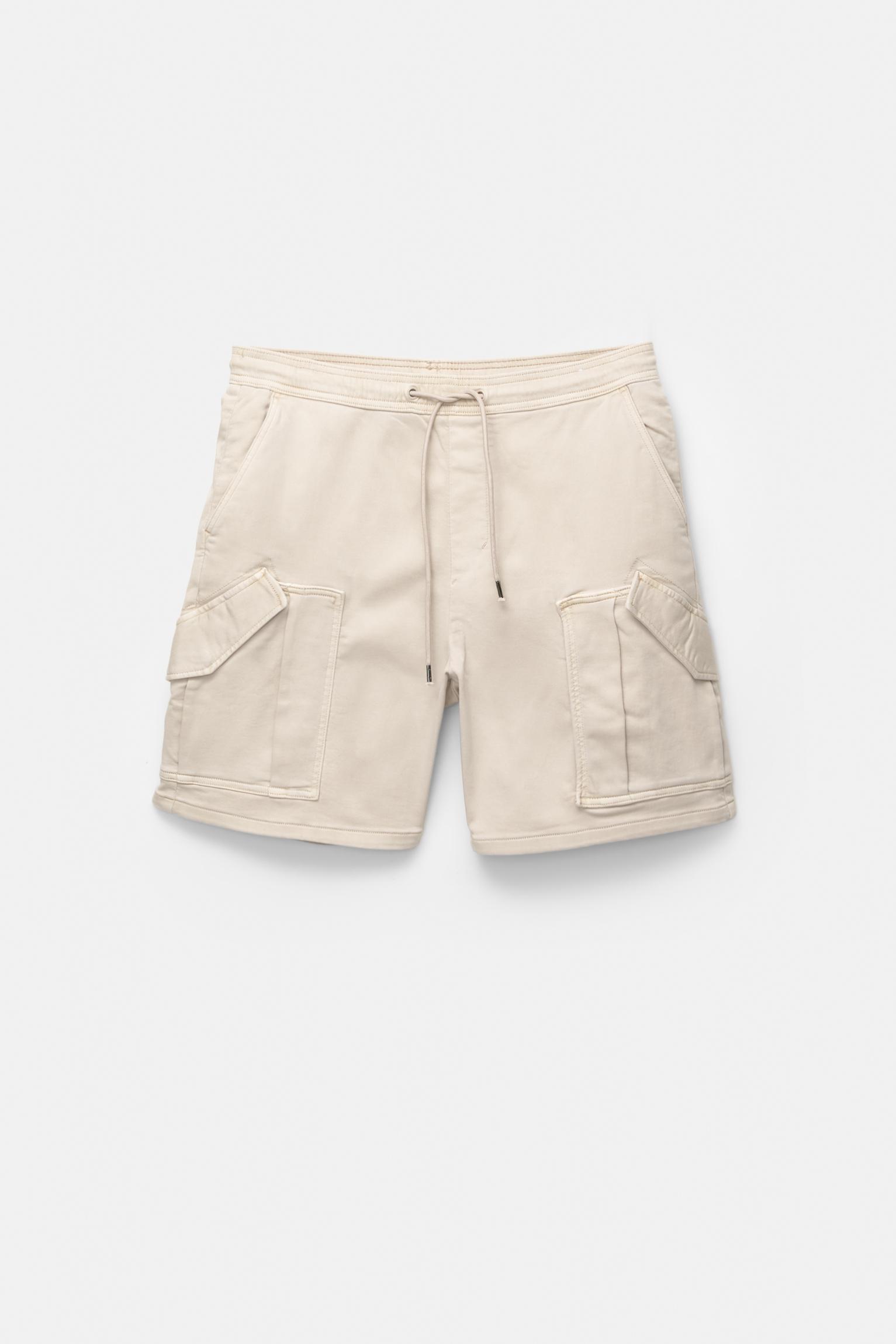Comfort cargo Bermuda shorts Product Image