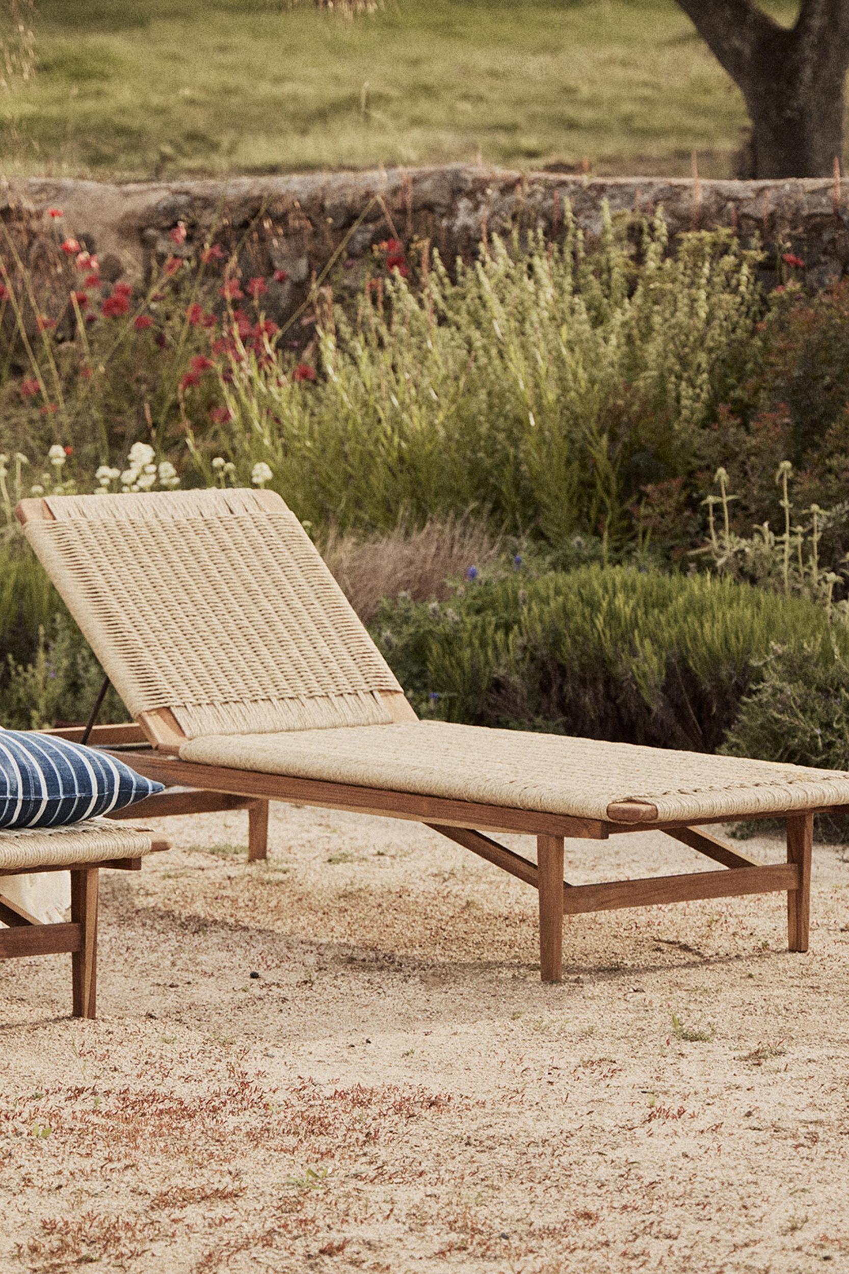 TEAK OUTDOOR LOUNGER Product Image