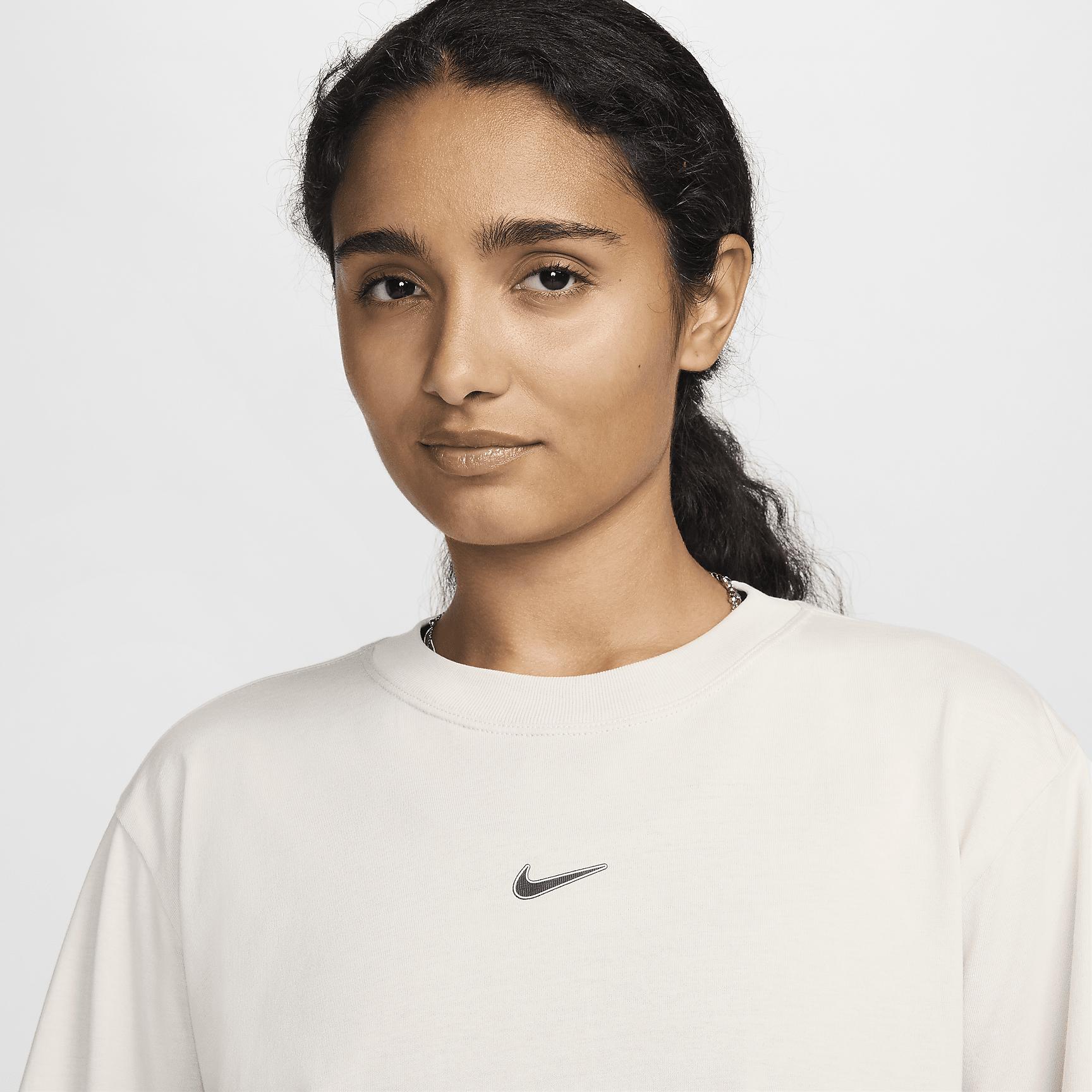 Nike Sportswear Women's Loose Long-Sleeve T-Shirt Product Image