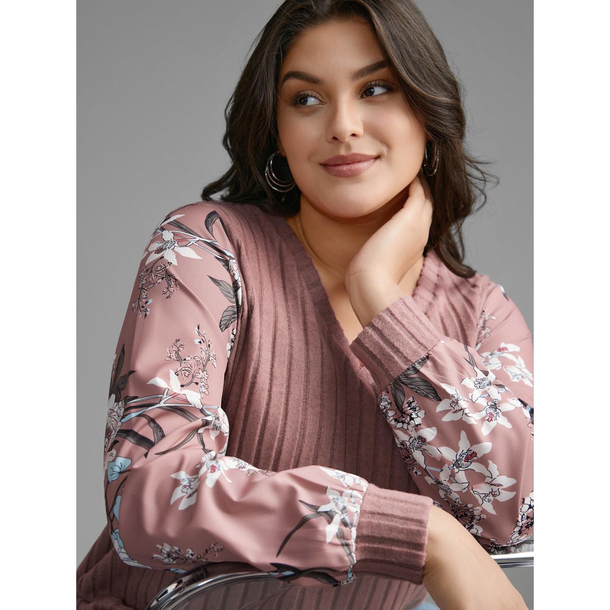 Plus Size V Neck Floral Patchwork Pit Strip T-shirt DustyPink Women Casual Texture Natural Flowers V-neck Loose Everyday T-shirts BloomChic 18-20/2X Product Image