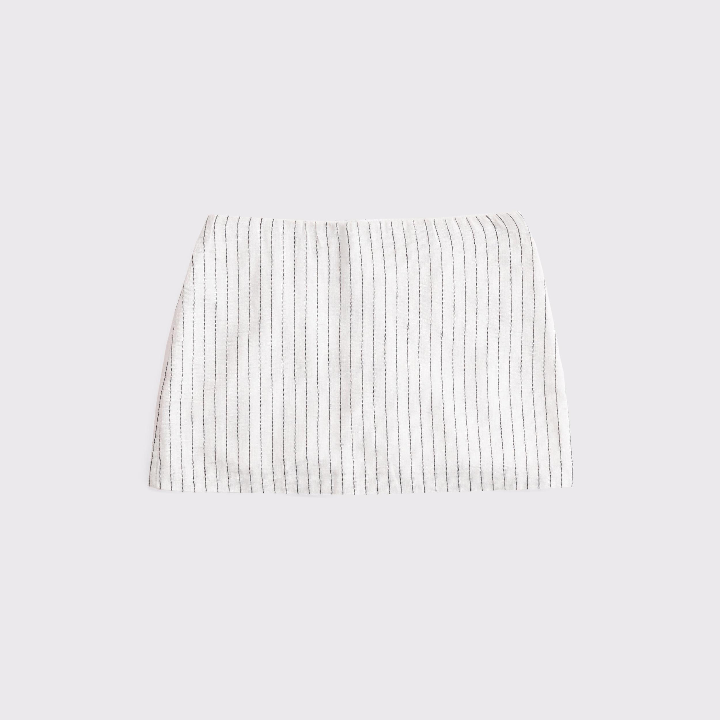The A&F Scarlett Mid Rise Linen-Blend Mini Skort Product Image