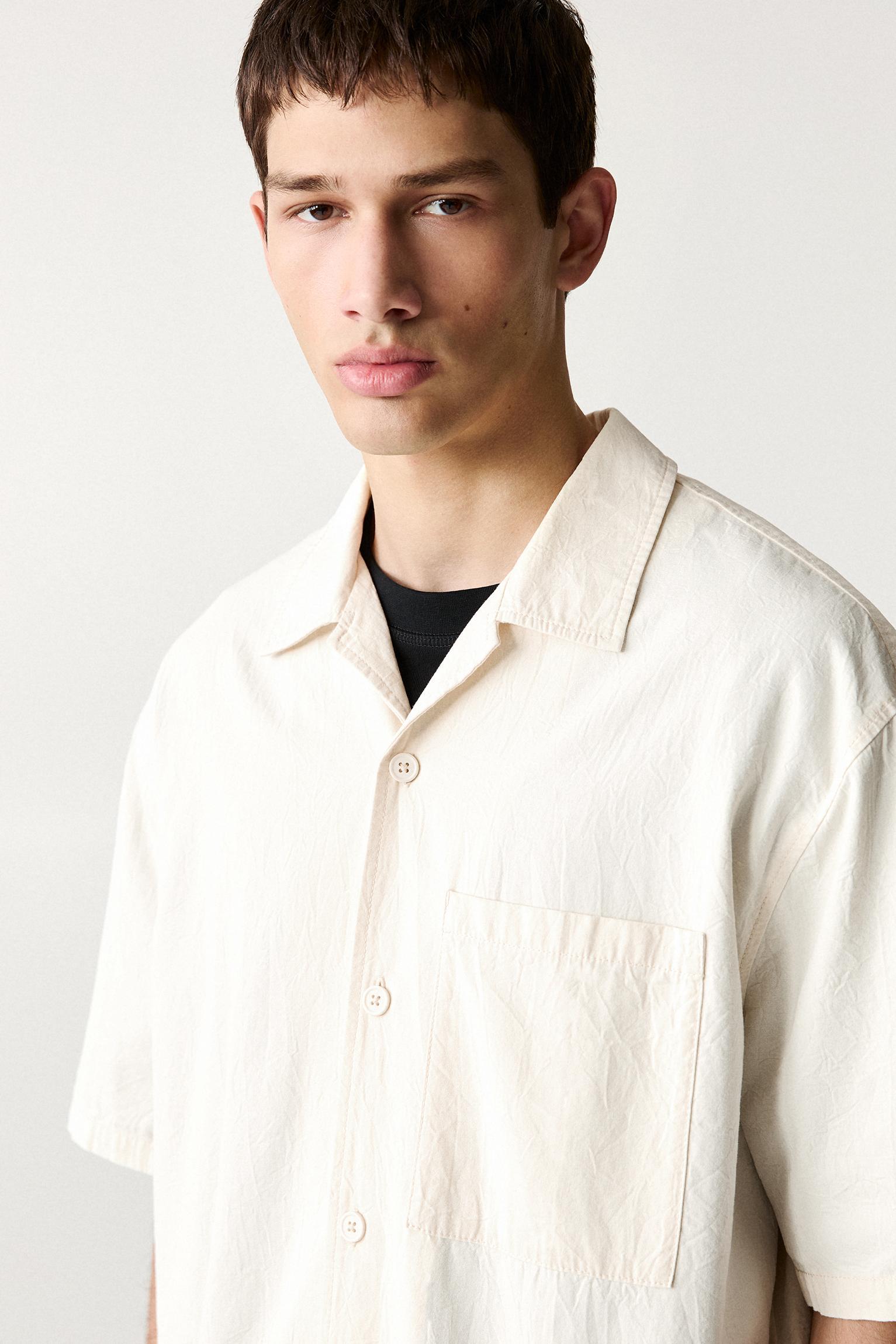 Short sleeve shirt with pocket Product Image