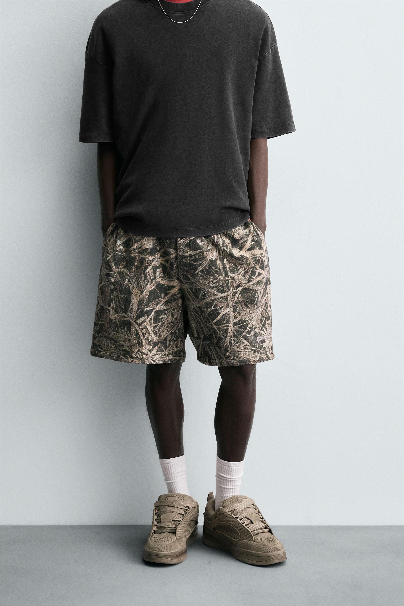 ABSTRACT PRINT SHORTS Product Image