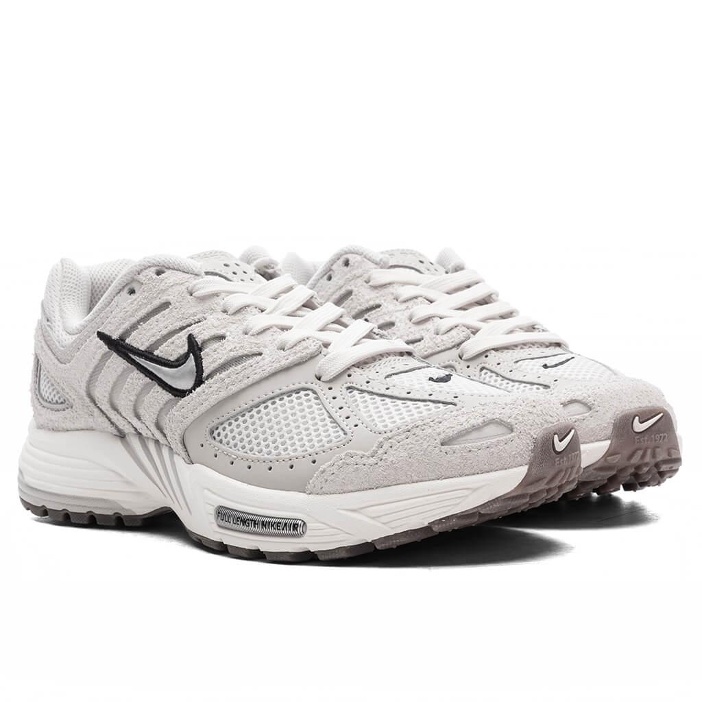 Women's Air Pegasus 2005 - Phantom/Metallic Silver/Light Bone/Black Female Product Image