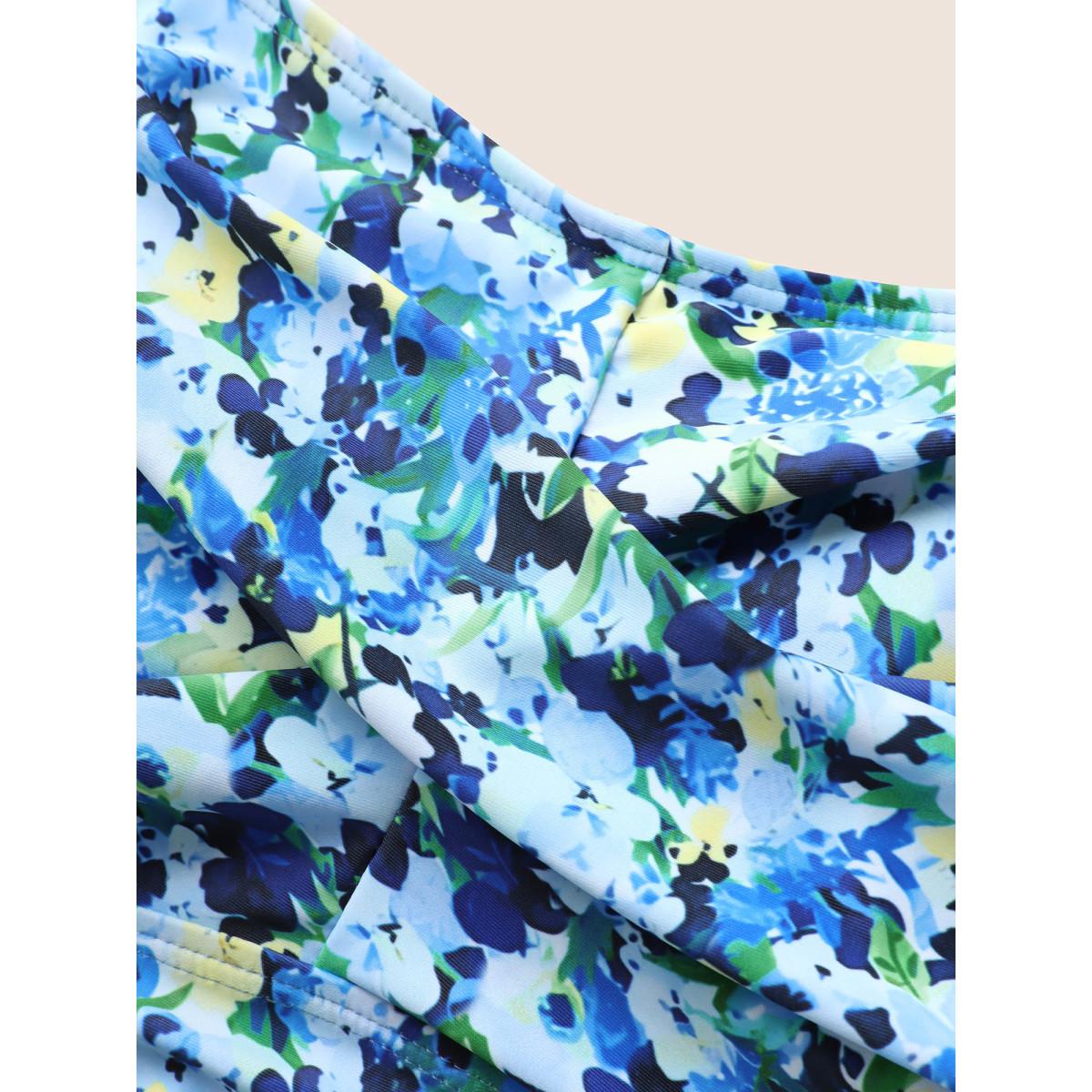 Plus Size Ditsy Floral Crossover Adjustable Straps Swim Top Women's Swimwear Multicolor Beach Twist High stretch Bodycon Heart neckline Curve Swim Tops BloomChic 18-20/2X Product Image