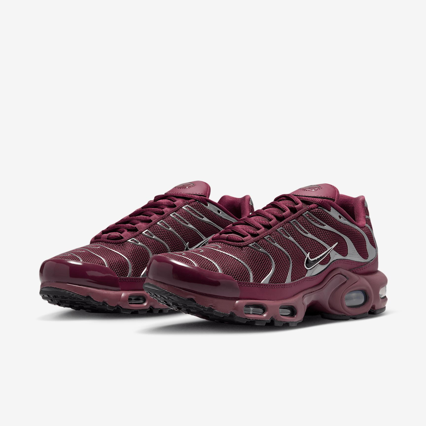 Nike Women's Air Max Plus SE Shoes Product Image