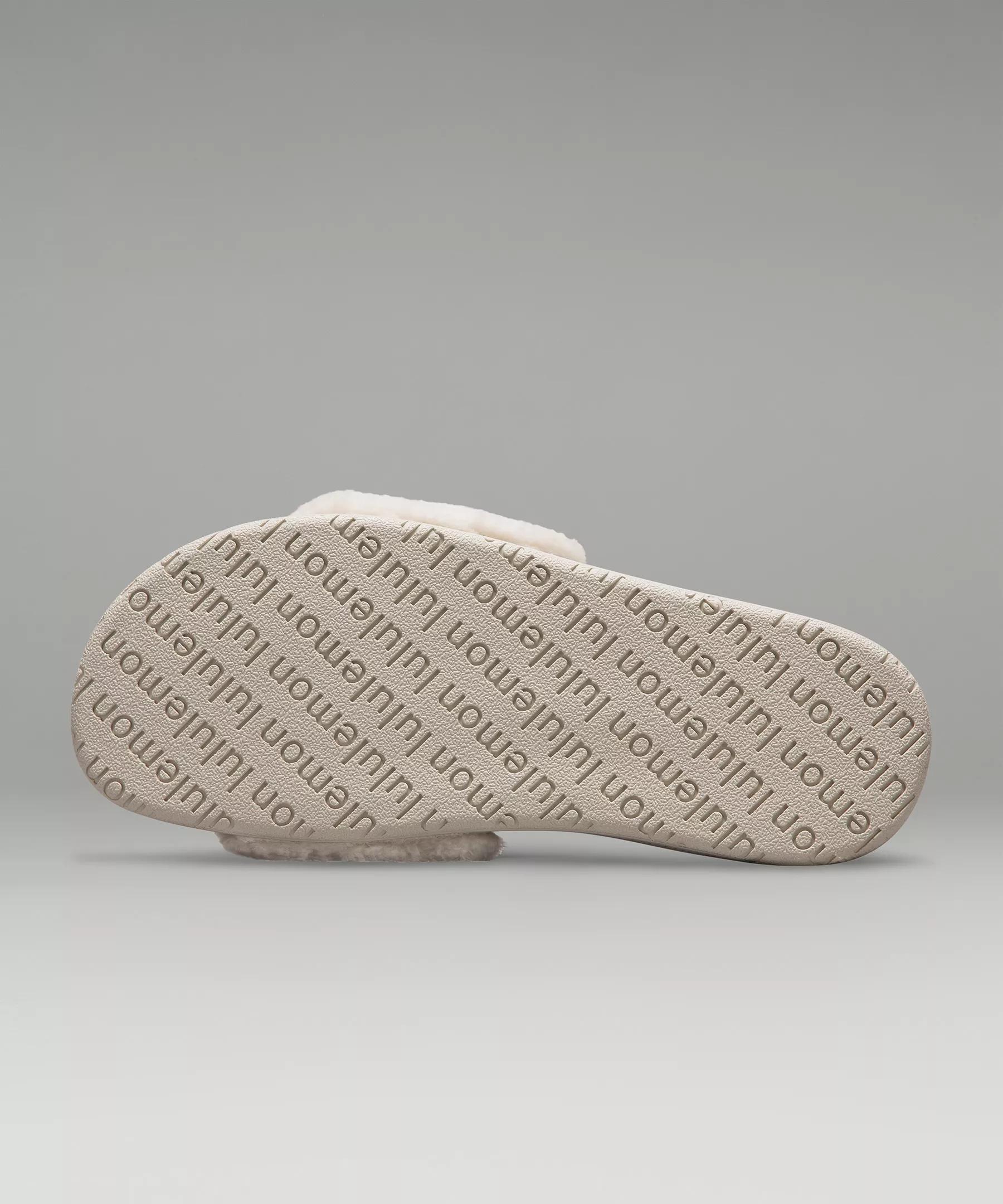 Women's Fleece Restfeel Slide Product Image