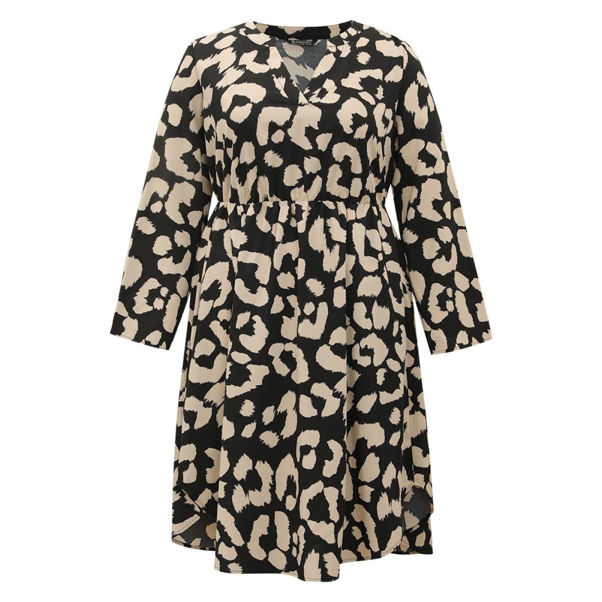 Plus Size Geometric Pocket Elastic Waist Arc Hem Dress LightBrown Women At the Office Printed Notched collar Long Sleeve Curvy Knee Dress BloomChic 30/6X Product Image