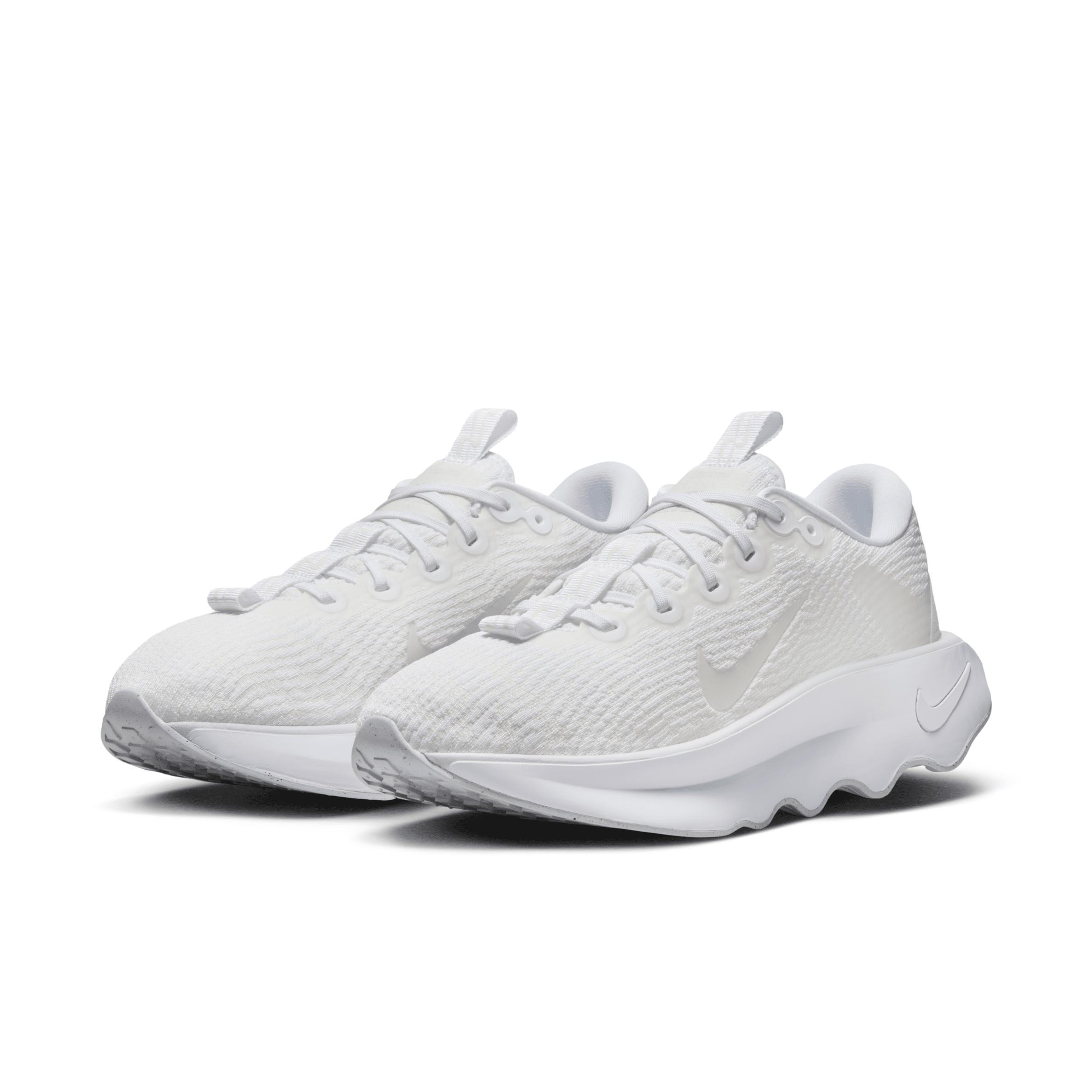 Nike Womens Motiva Walking Shoes | DV1238-106 Product Image