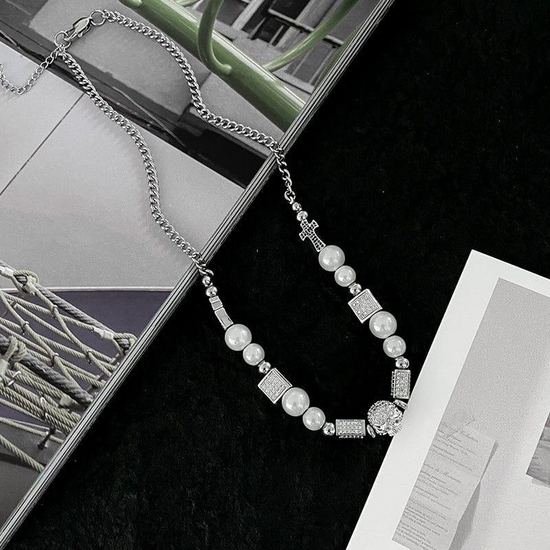 SKULL PEARL NECKLACE Product Image