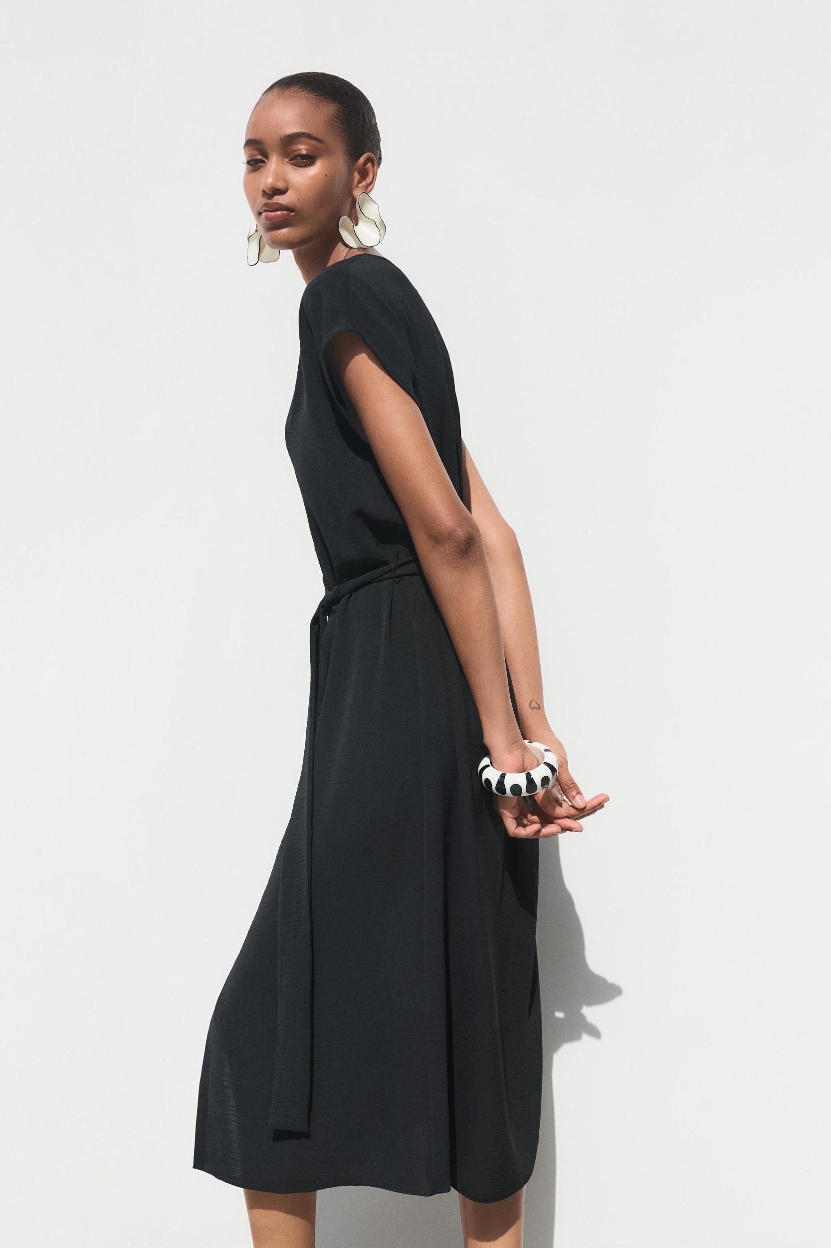 FLOWY BELTED DRESS Product Image