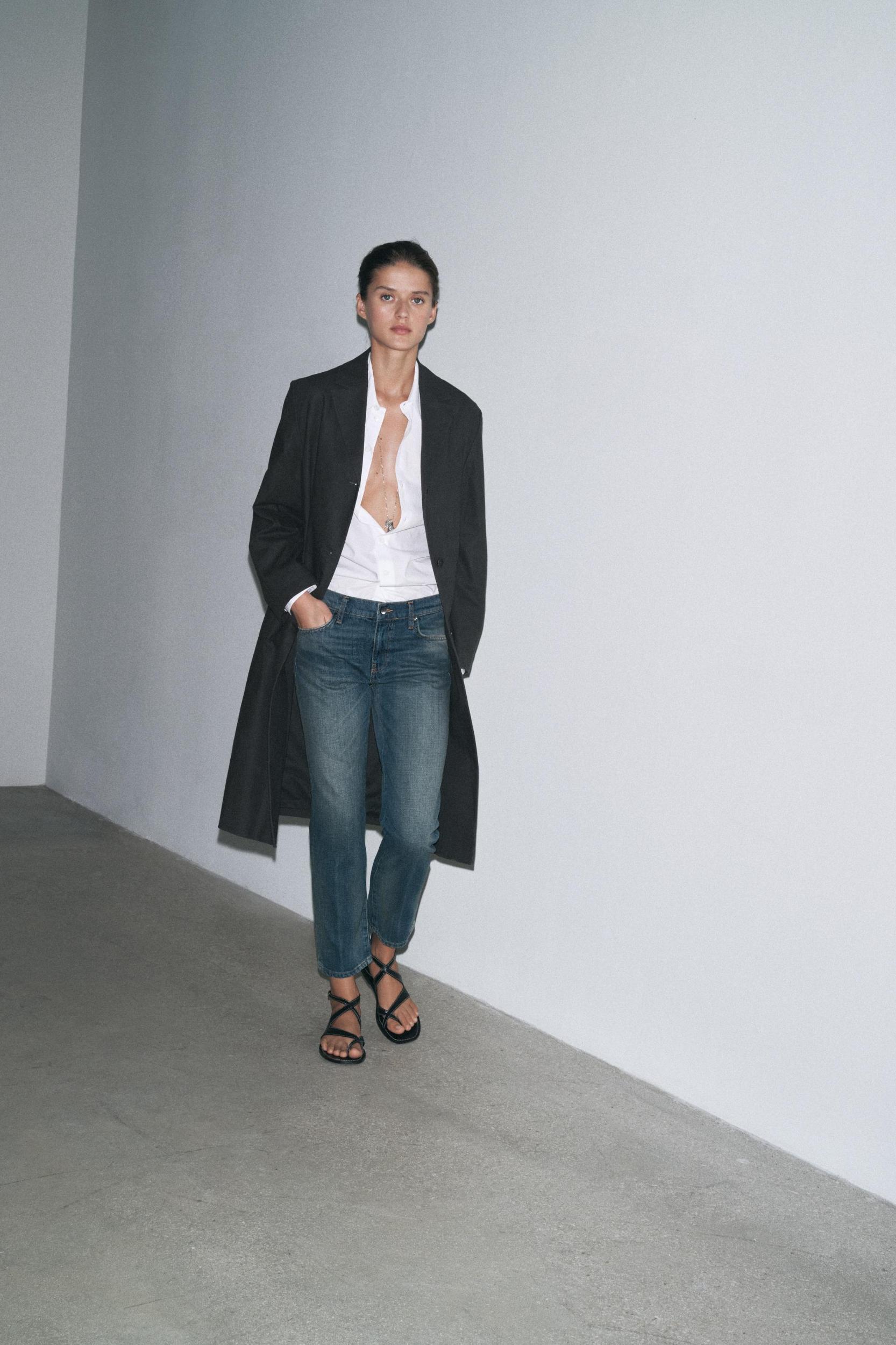 ZW COLLECTION LOW RISE STRAIGHT CROPPED JEANS Product Image