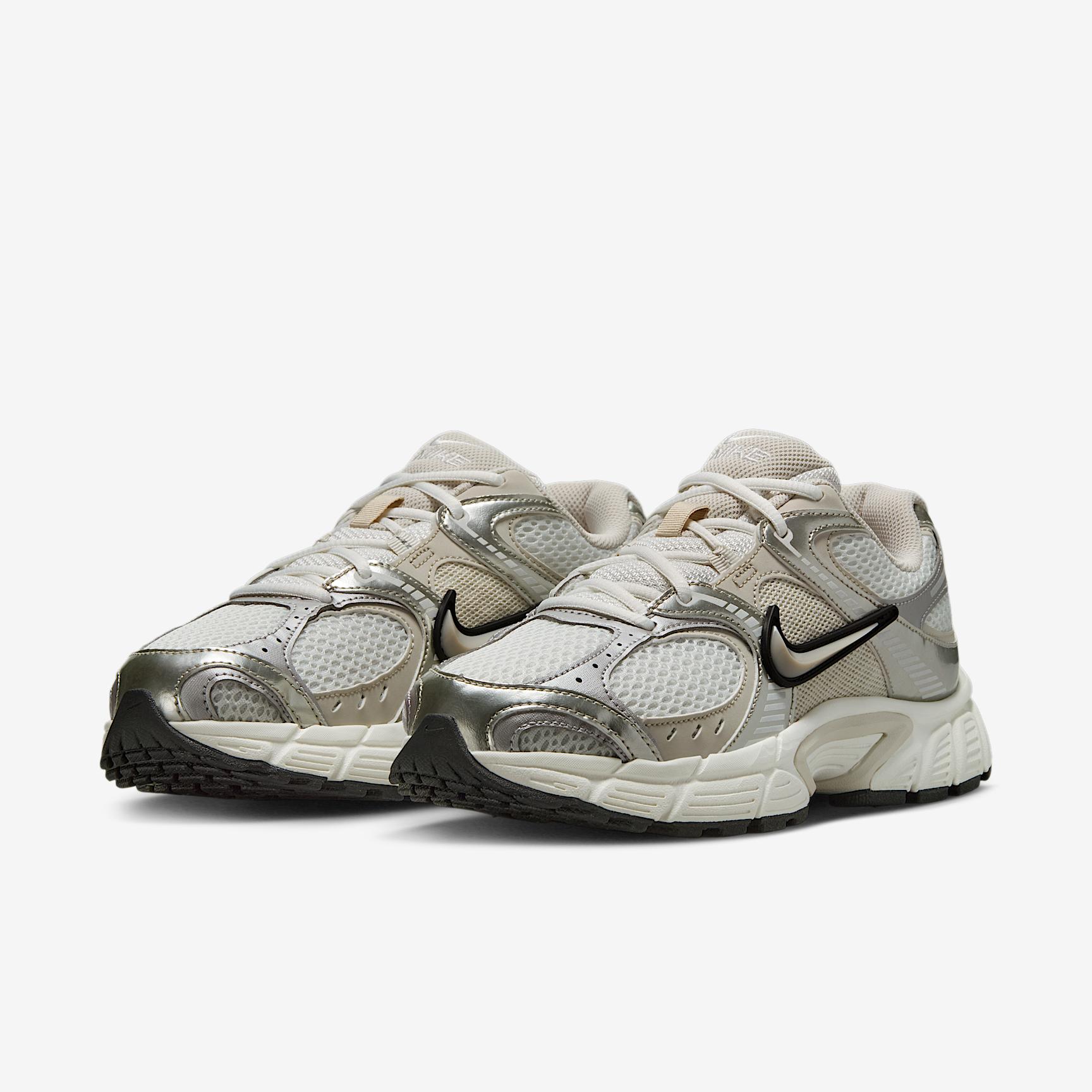 Nike Womens V5 RNR Shoes with Reflective Accents | HQ7901-107 Product Image