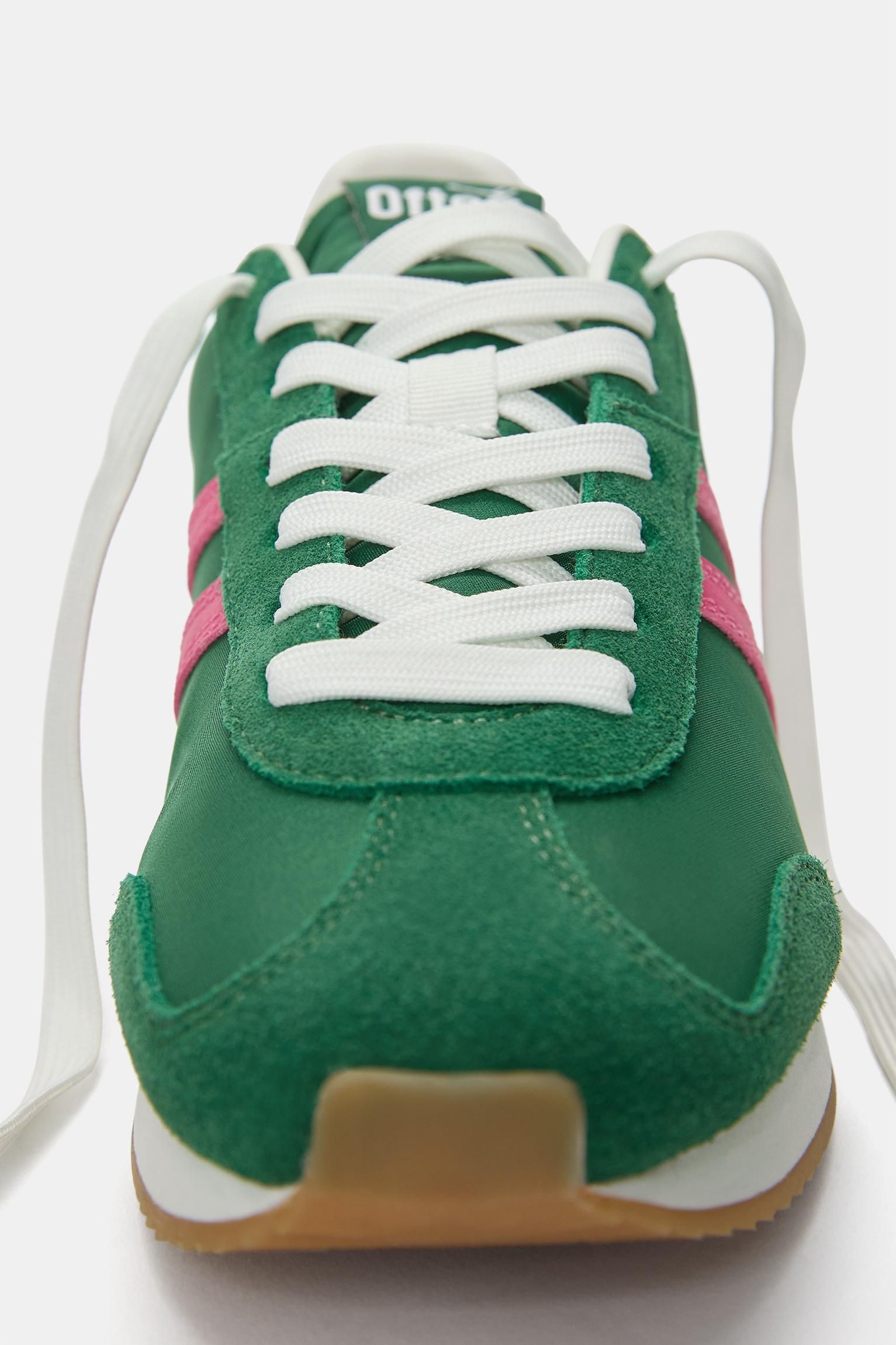 Retro sneakers Product Image