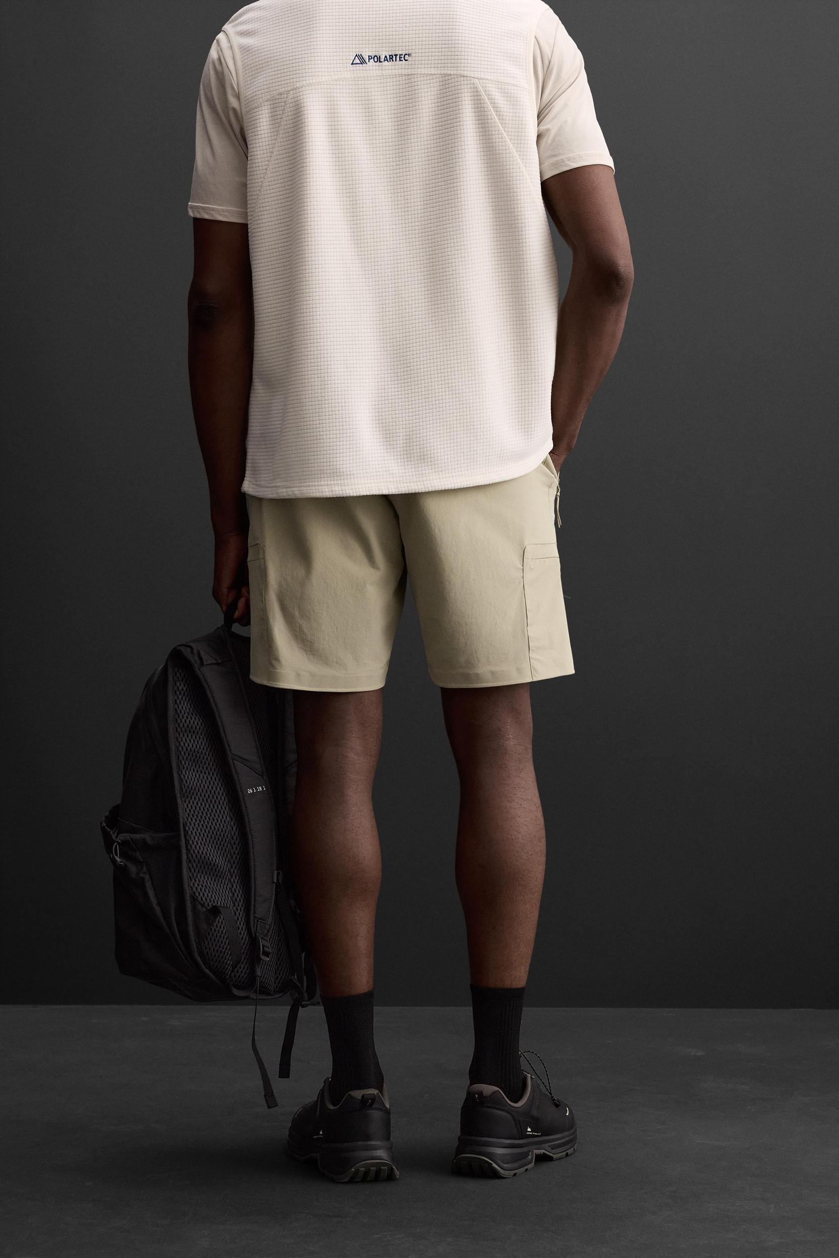 TECHNICAL CARGO SHORTS Product Image
