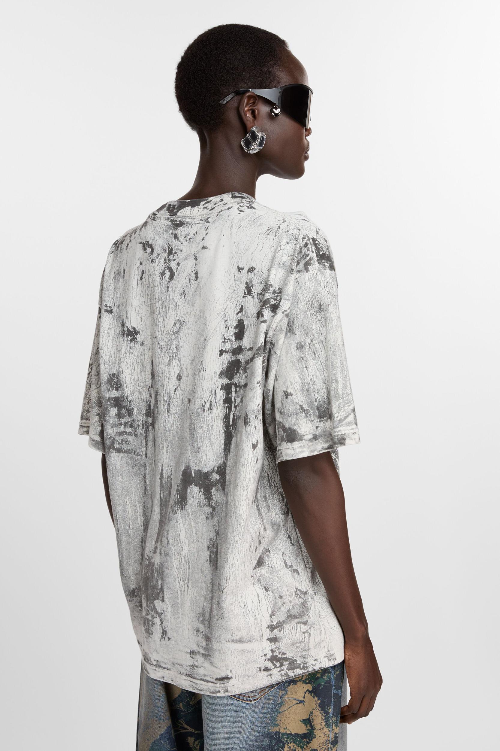 T-shirt plaster print Product Image