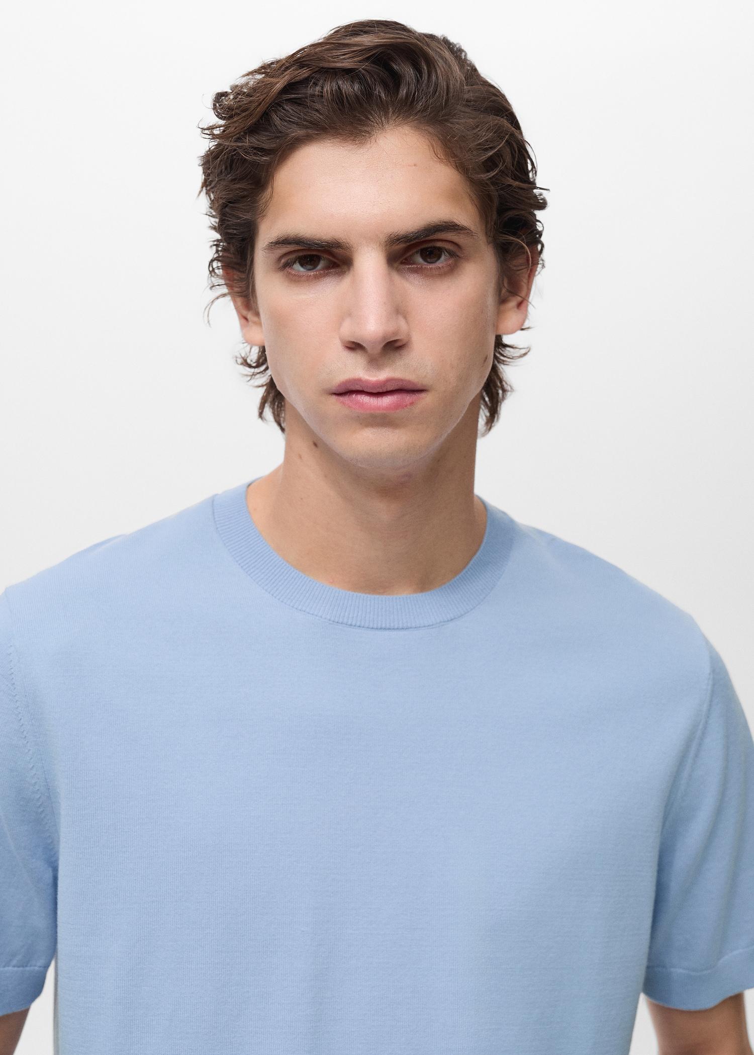 Cotton fine-knit t-shirt - Men | MANGO USA Product Image