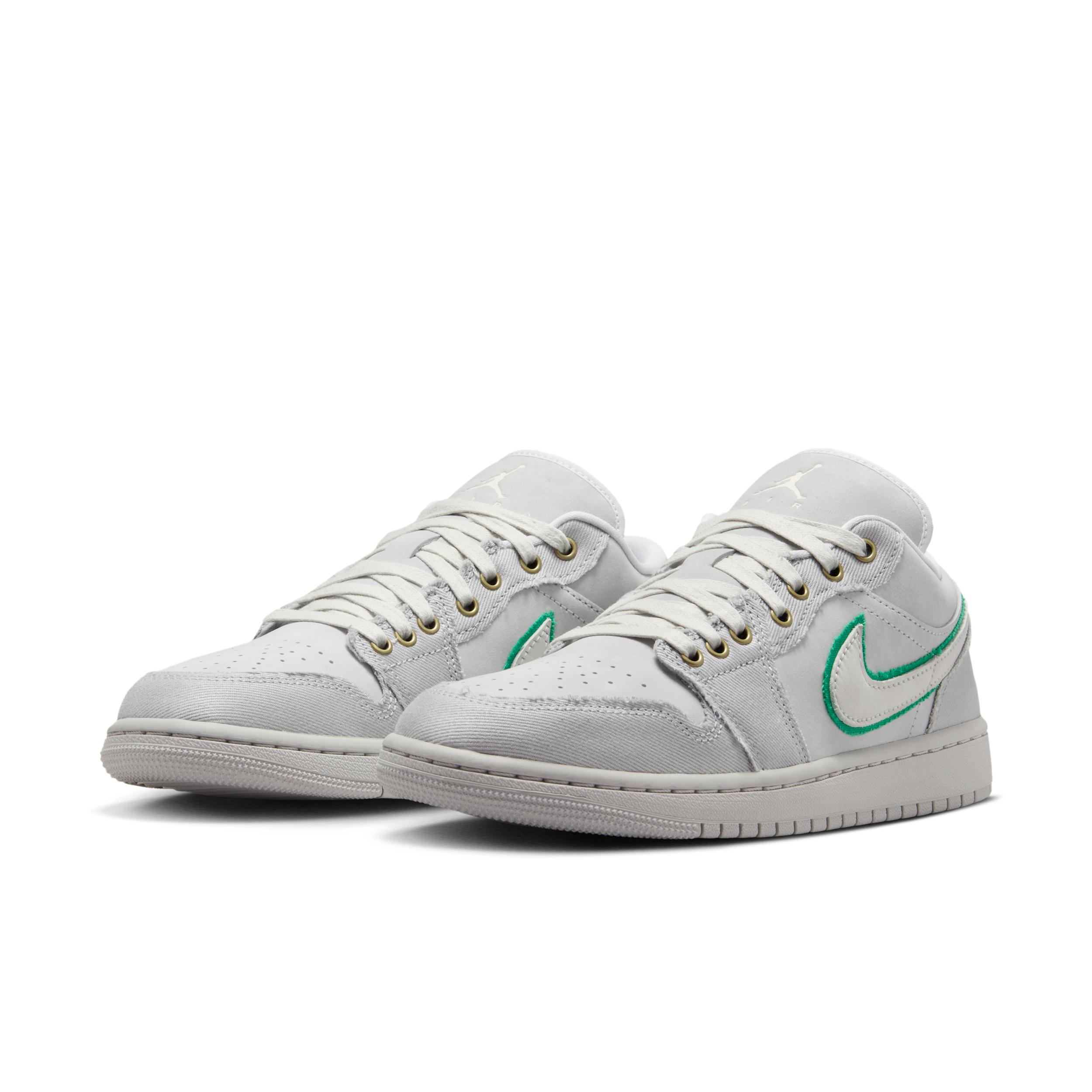 Womens Air Jordan 1 Low SE Shoes | IH3369-077 Product Image