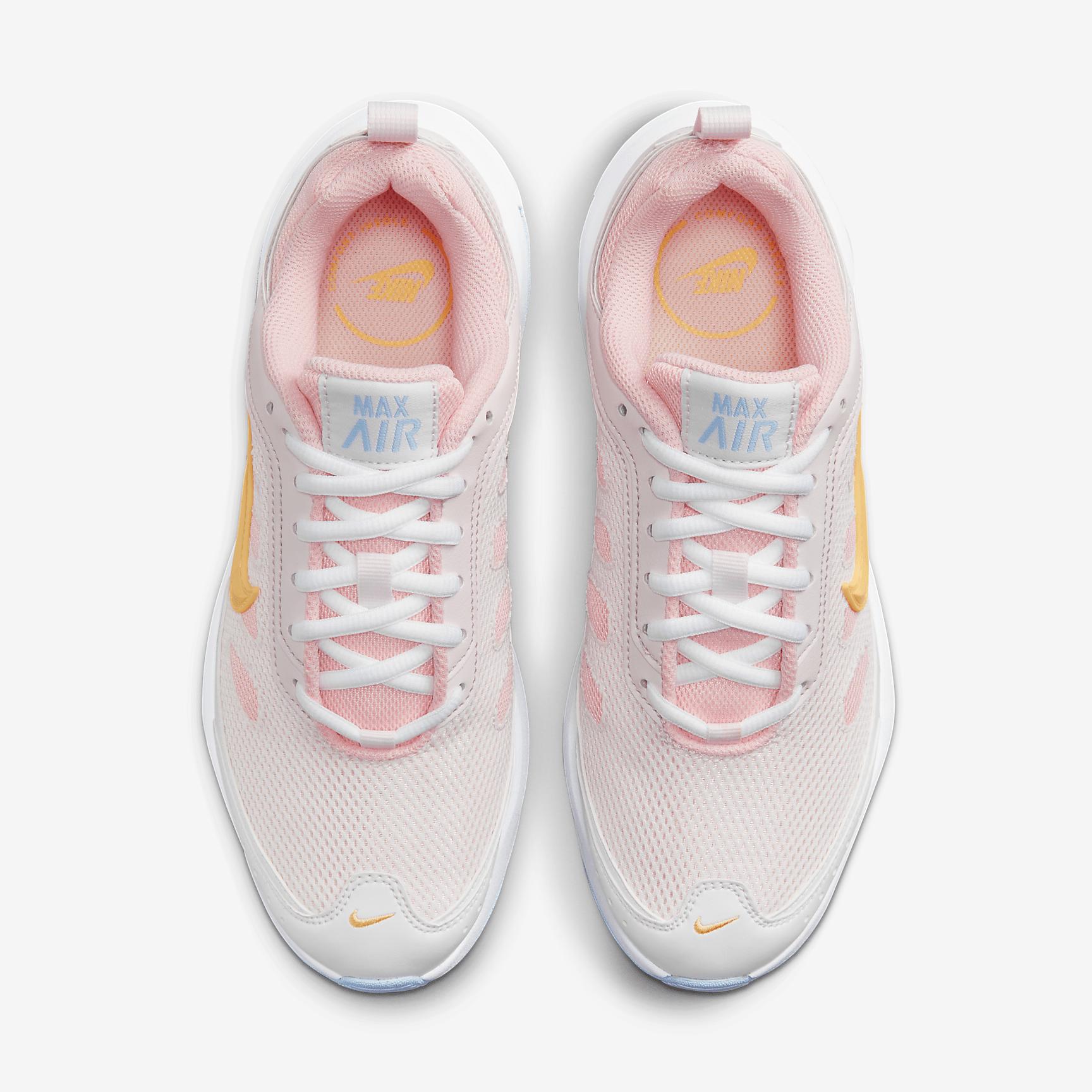 Nike Women's Air Max AP Shoes Product Image