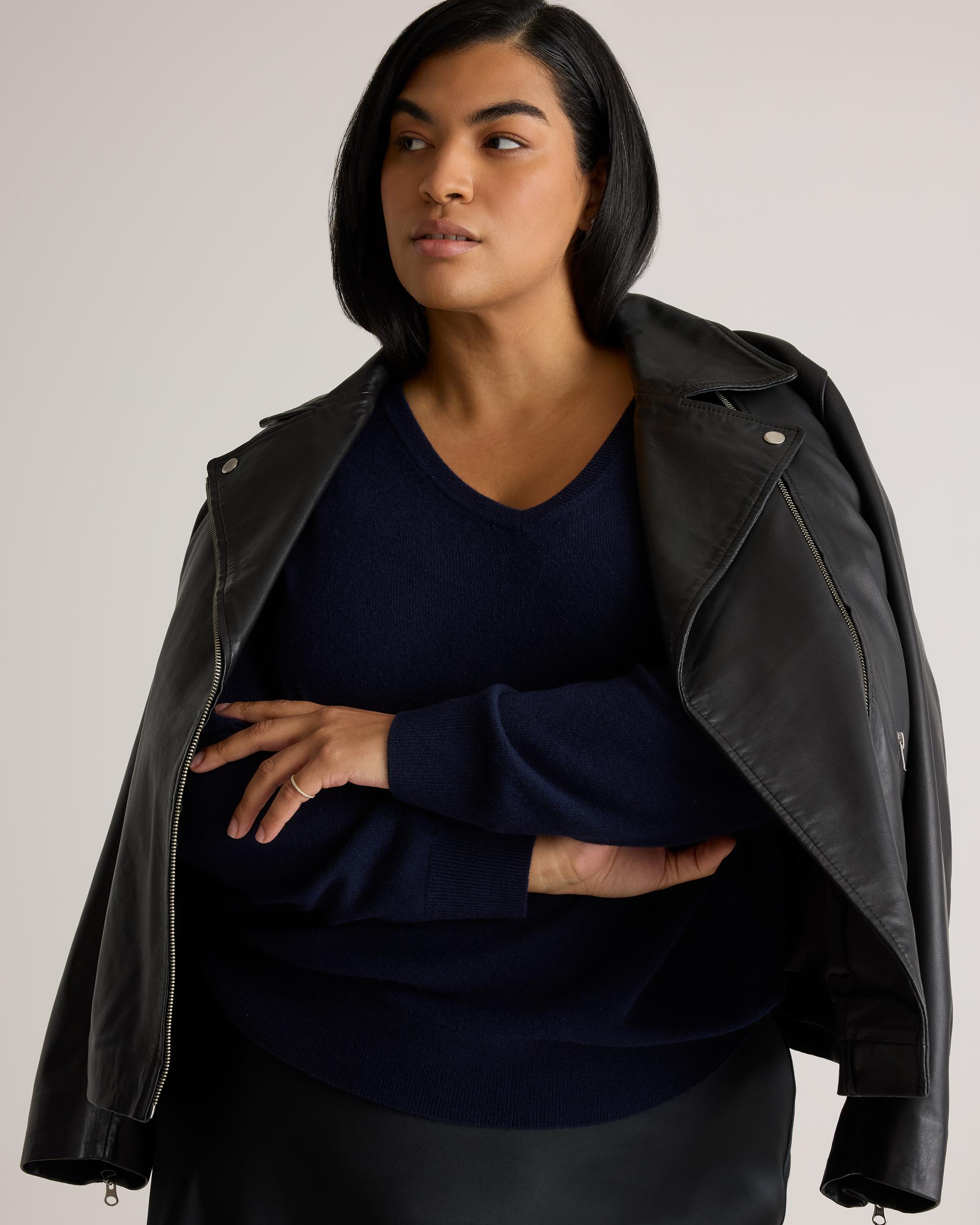 Quince | Women's Mongolian Cashmere V-Neck Sweater Product Image