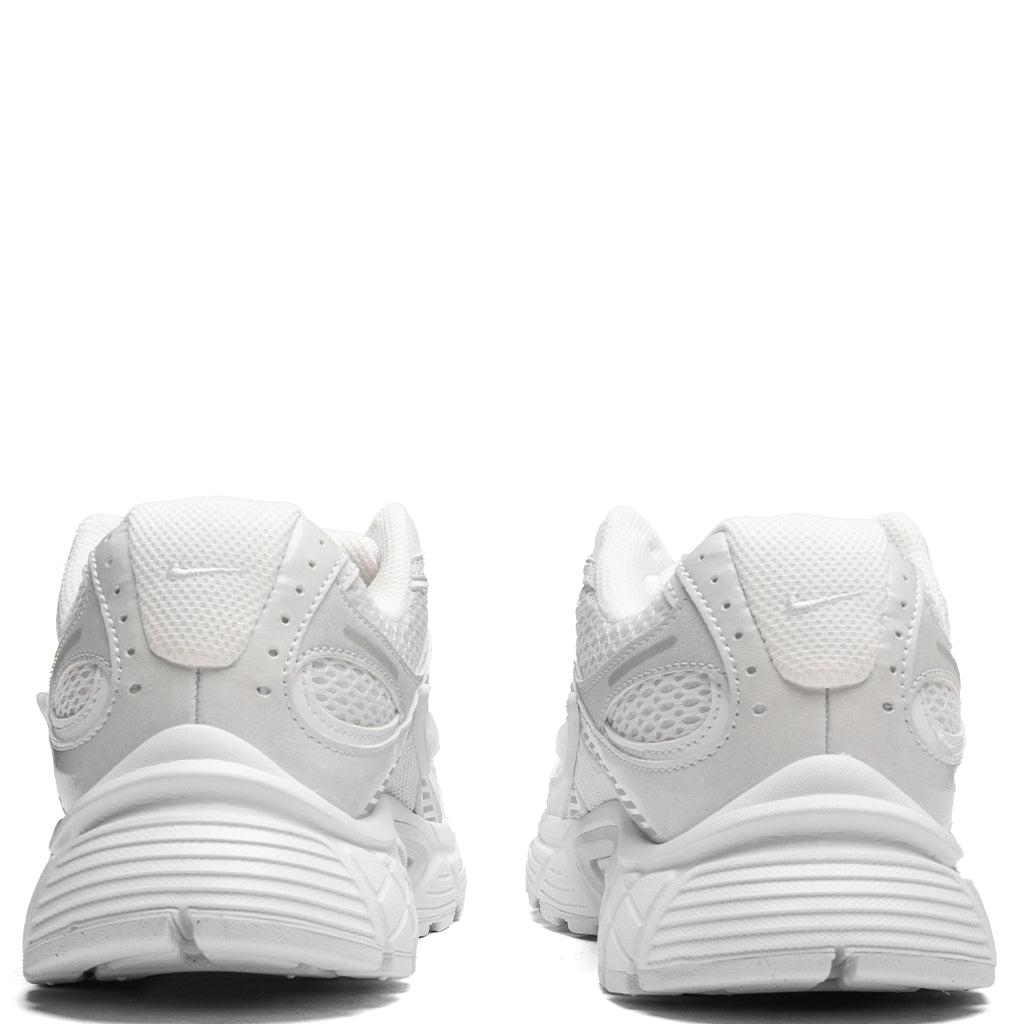 Women's V5 Runner - White/Black/Metallic Silver Female Product Image