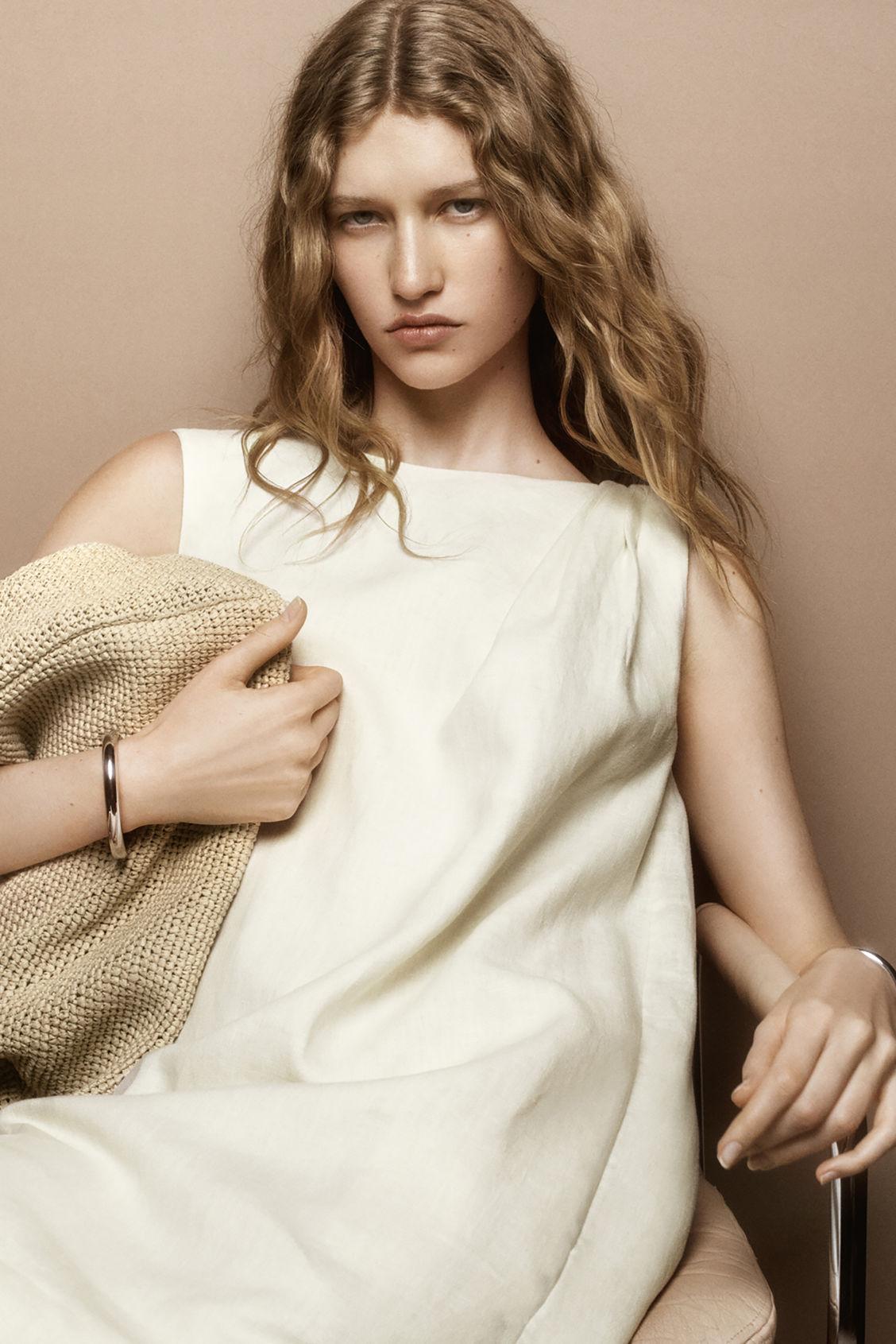 SLOUCHY TOTE BAG - RAFFIA Product Image