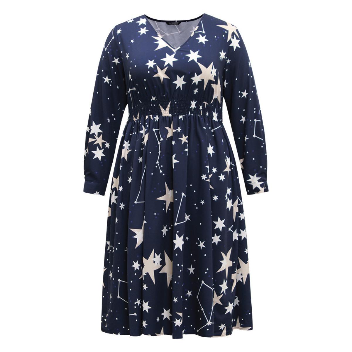 Plus Size Star Geometric Shirred Pocket Dress DarkBlue Women Vacation Printed V-neck Long Sleeve Curvy Midi Dress BloomChic 22-24/3X Product Image