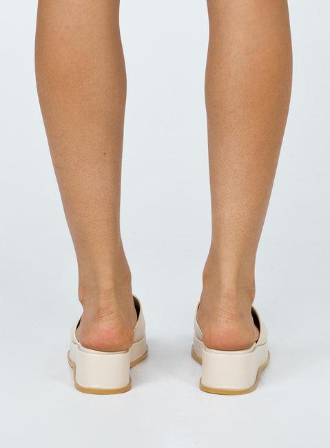 Bayshore Sandals Beige Product Image